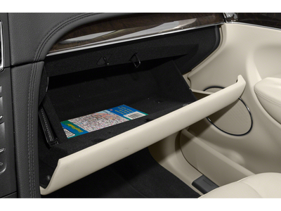 2015 Lincoln MKT Base