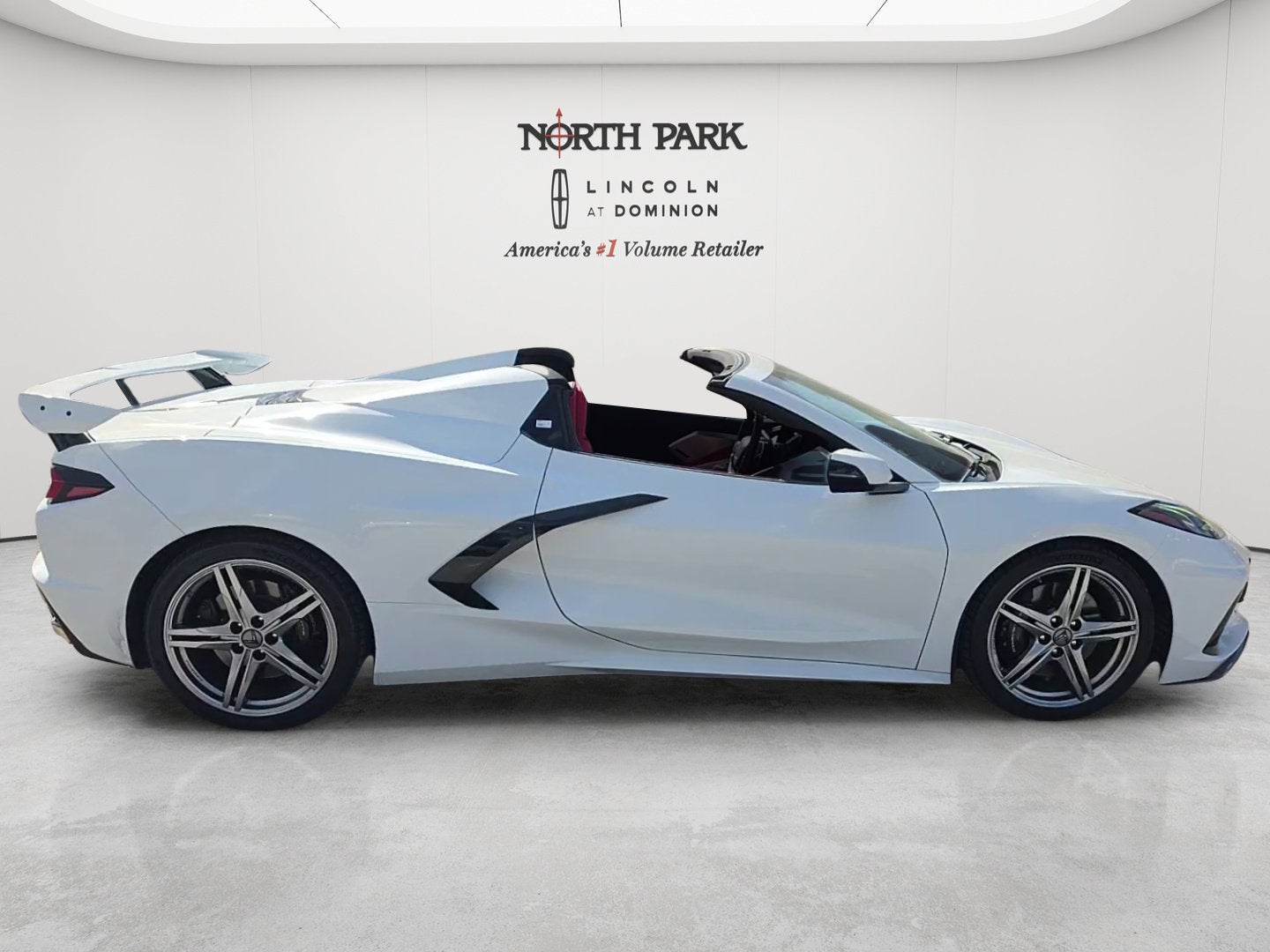 2023 Chevrolet Corvette 2LT