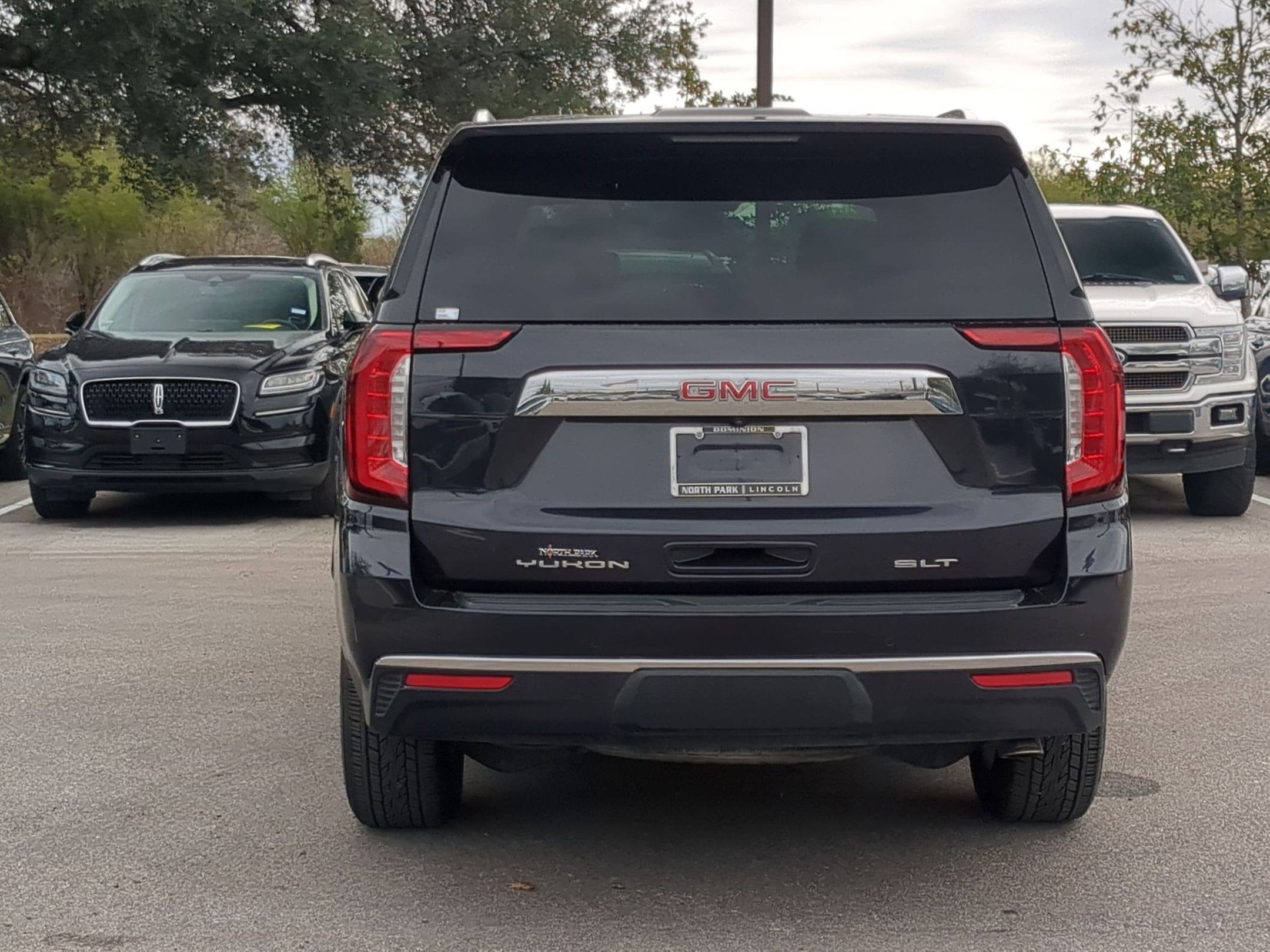 2023 GMC Yukon SLT