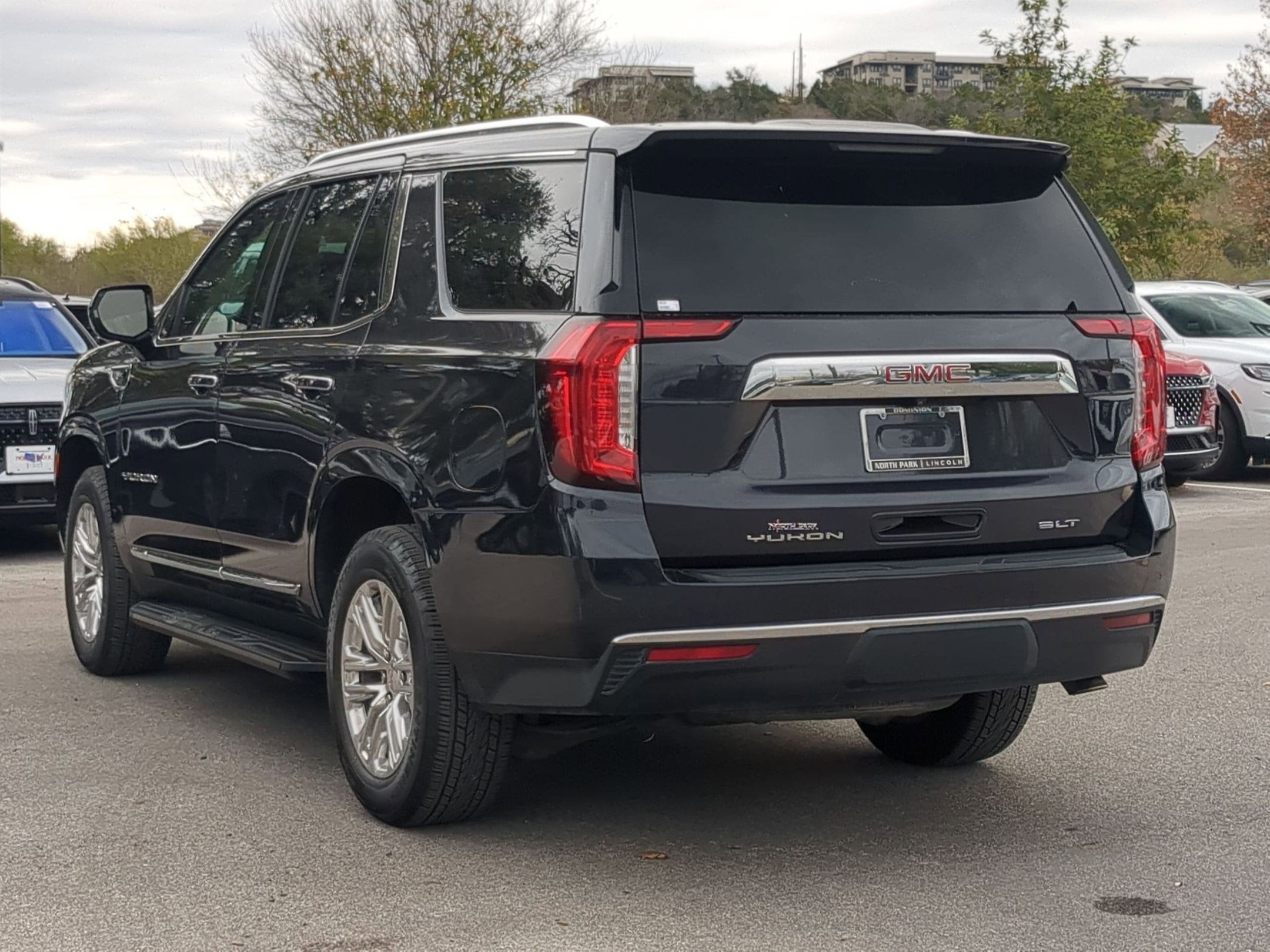 2023 GMC Yukon SLT