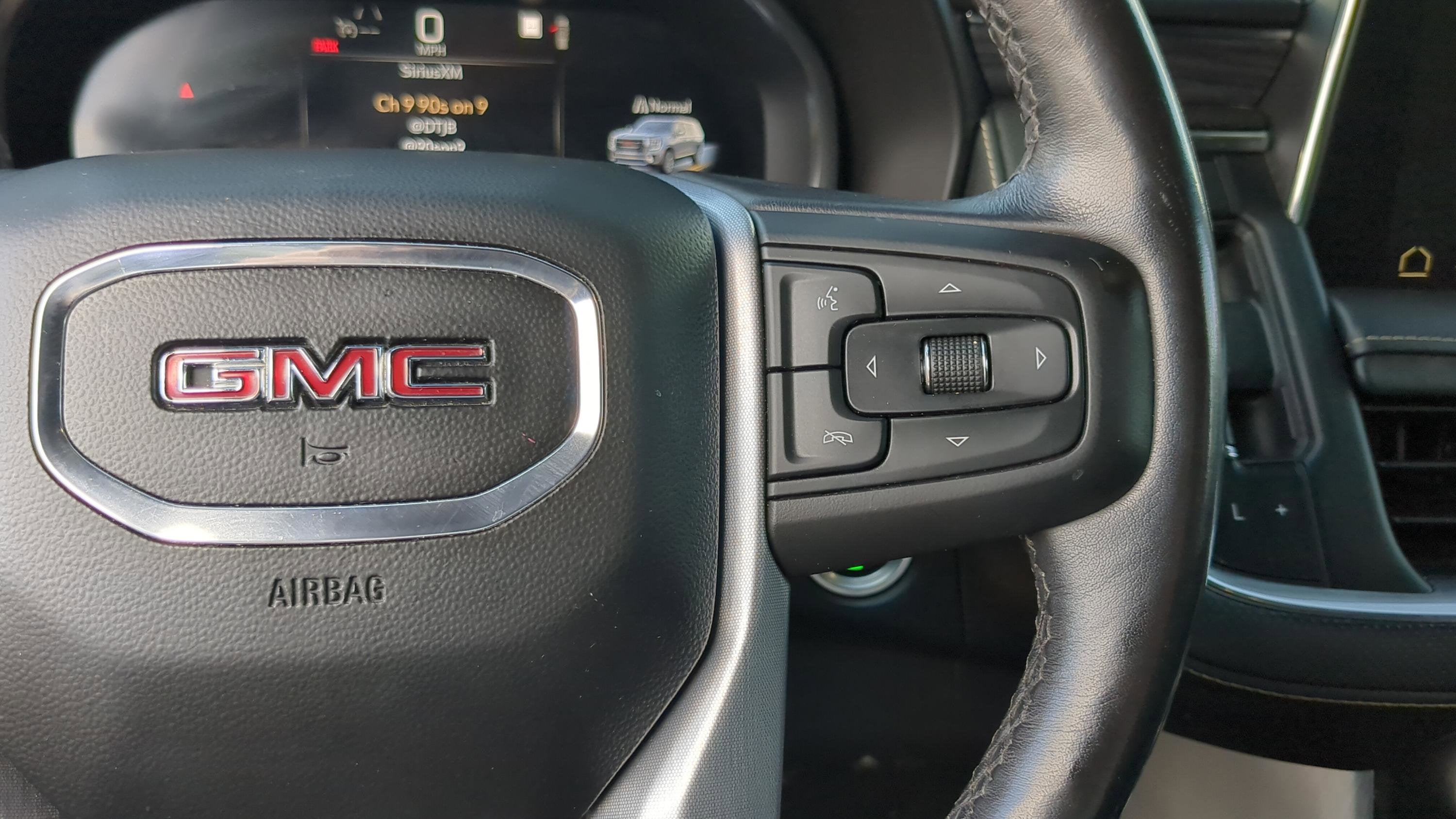 2022 GMC Yukon SLT