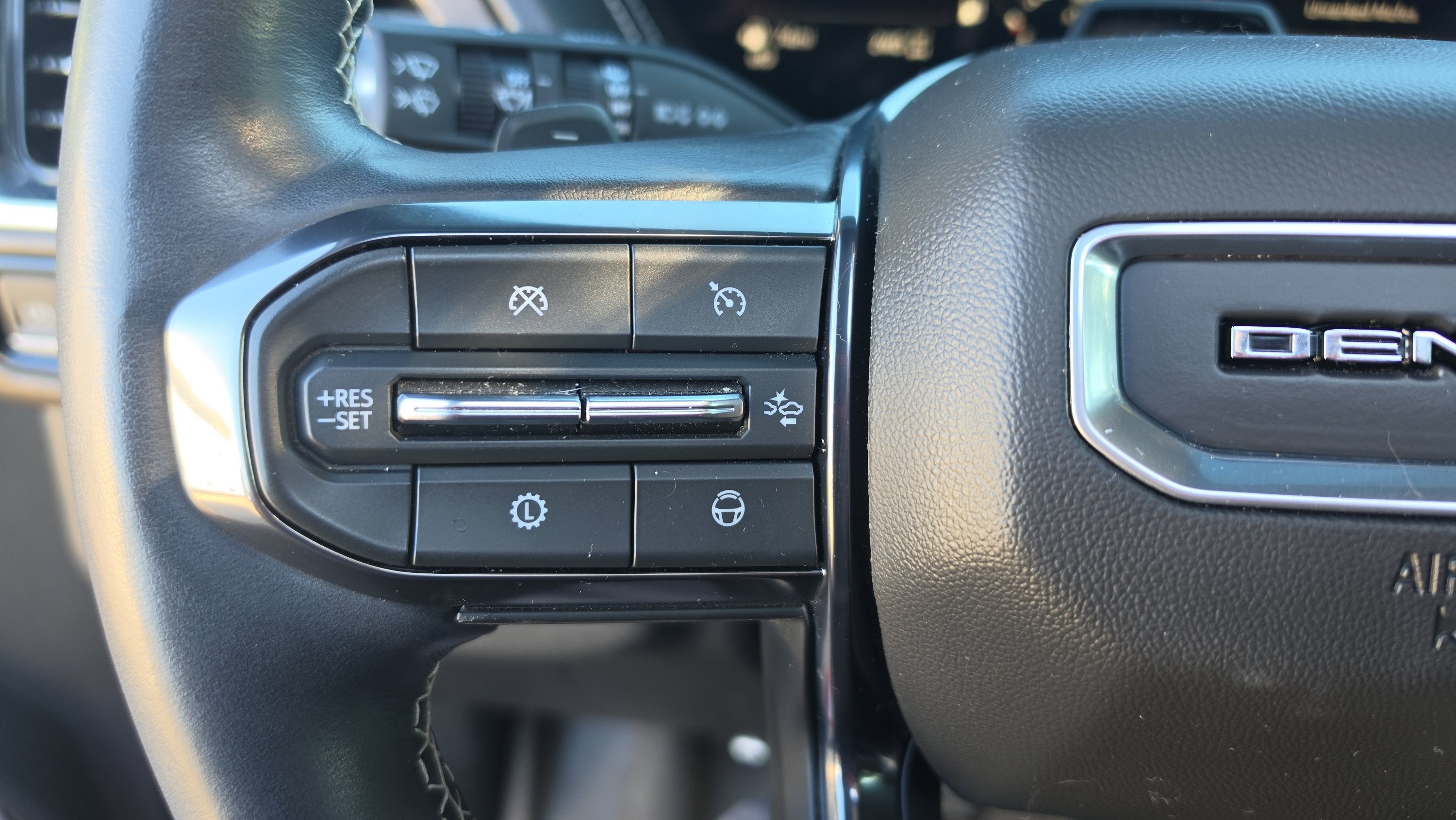 2025 GMC Yukon Denali Ultimate