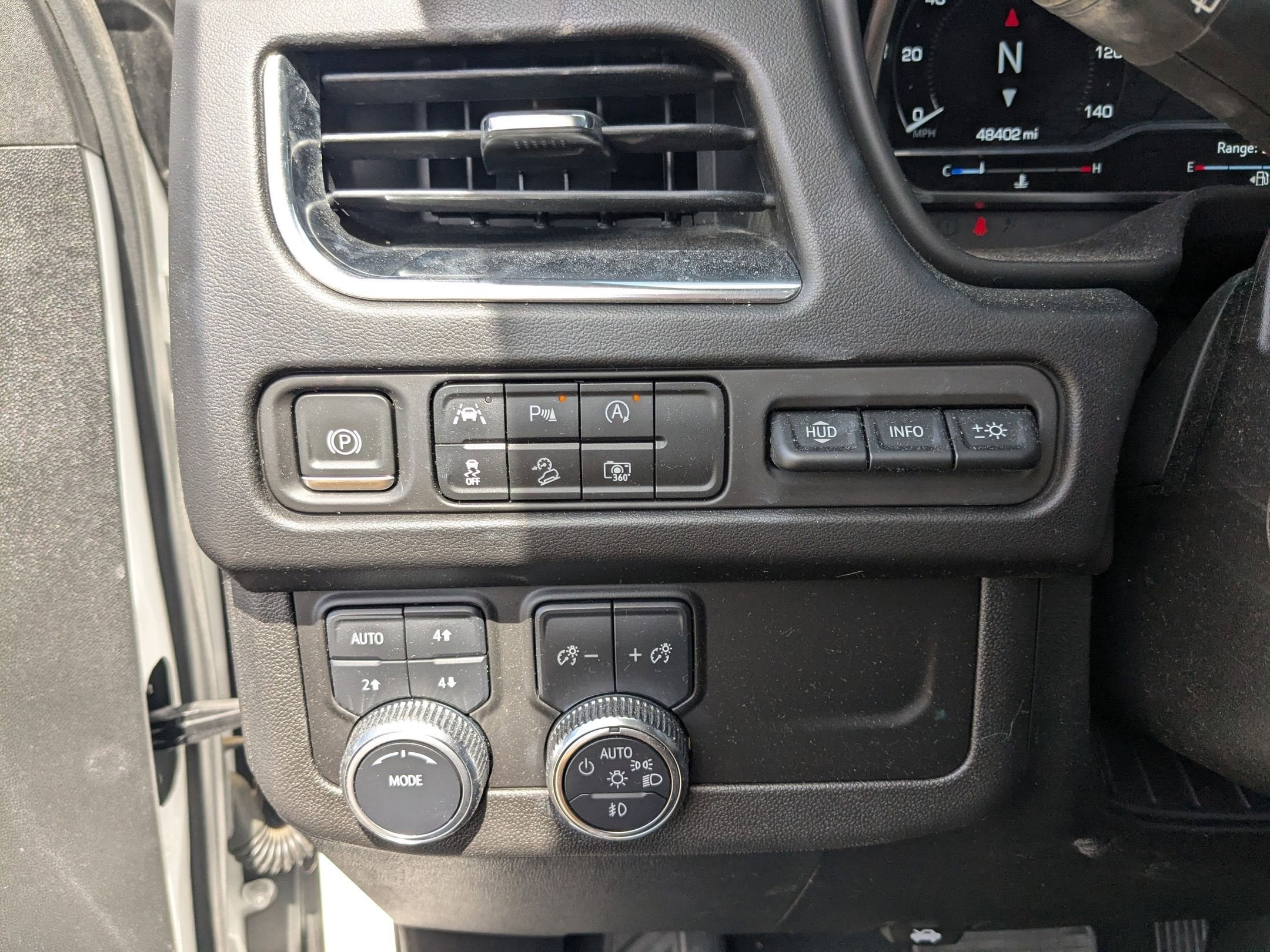 2023 GMC Yukon XL AT4