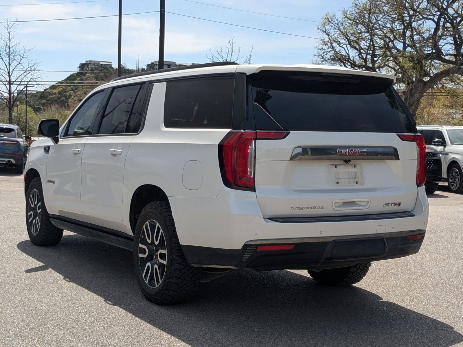 2023 GMC Yukon XL AT4