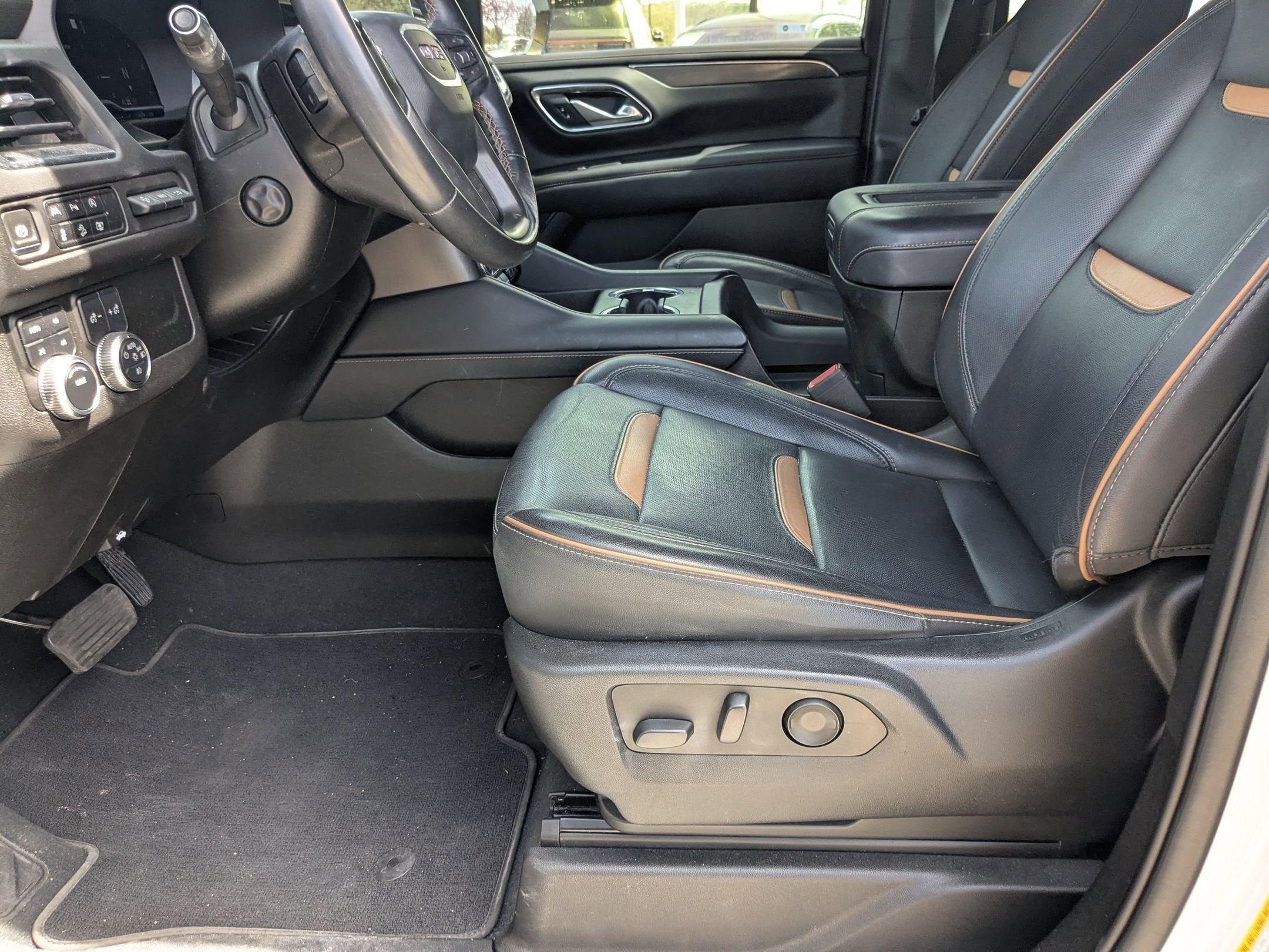 2023 GMC Yukon XL AT4