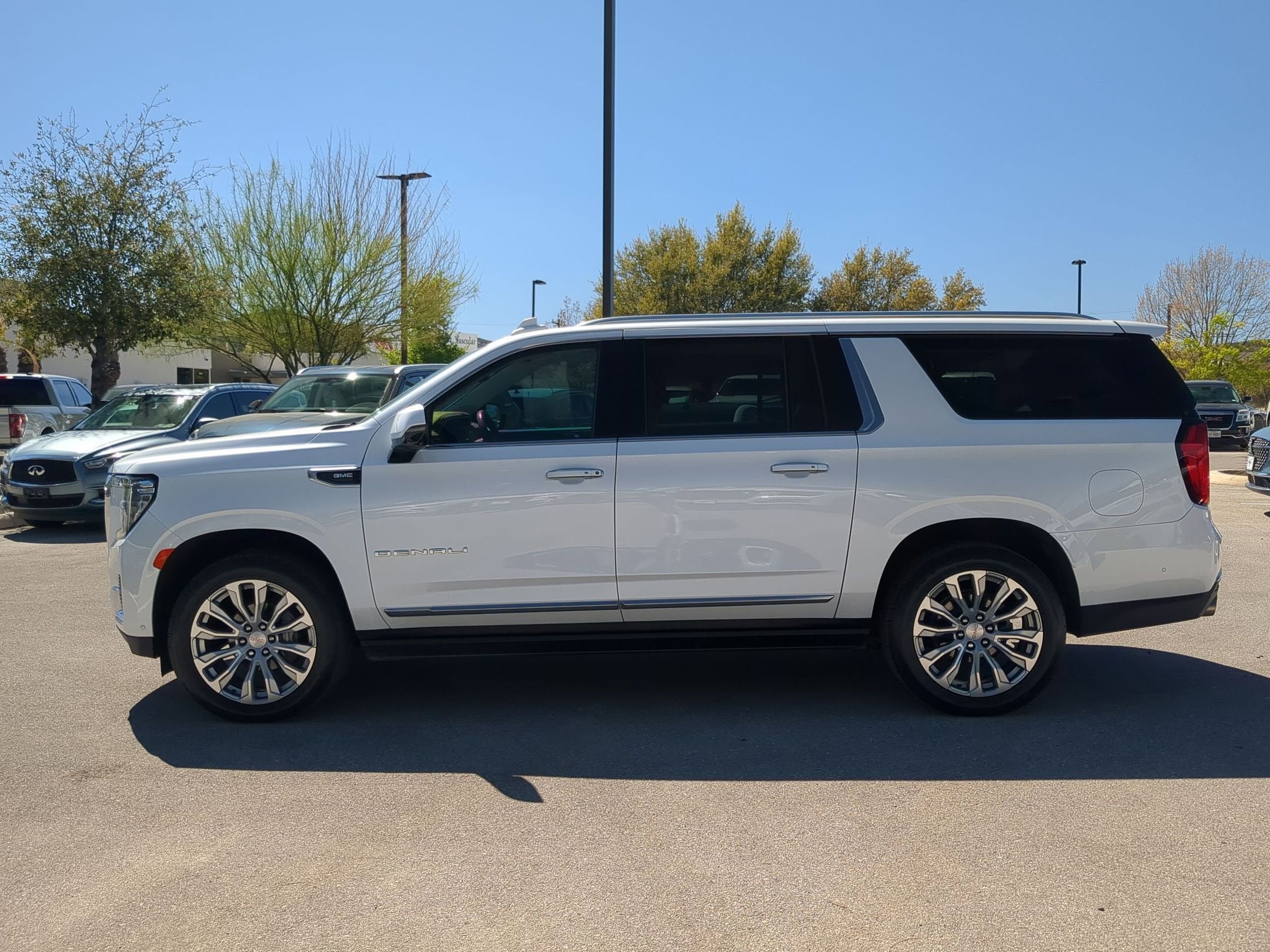 2023 GMC Yukon XL Denali