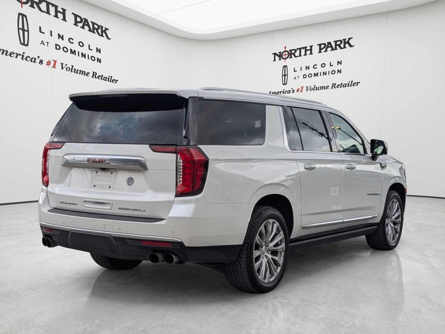 2022 GMC Yukon XL Denali