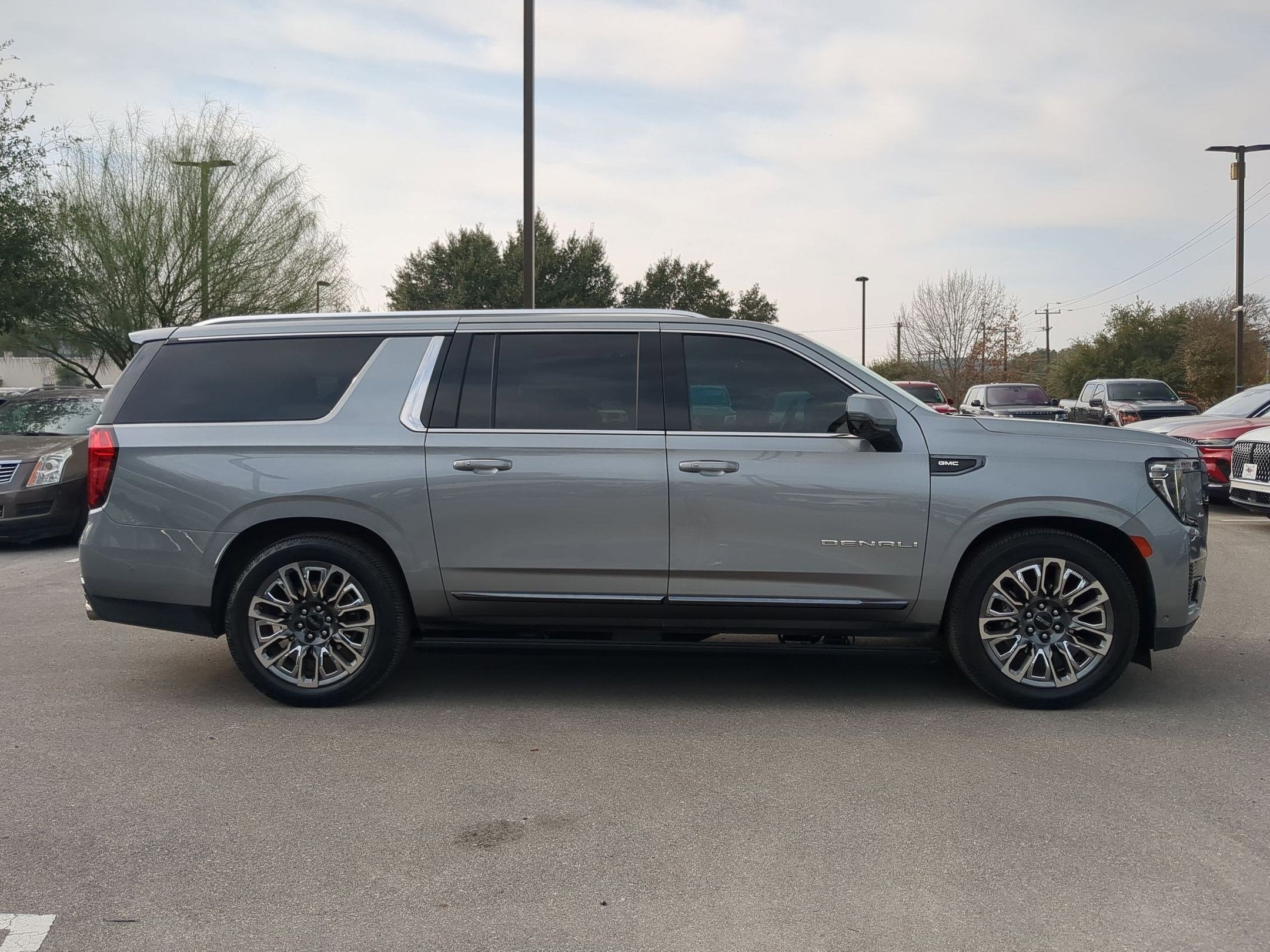 2023 GMC Yukon XL Denali Ultimate