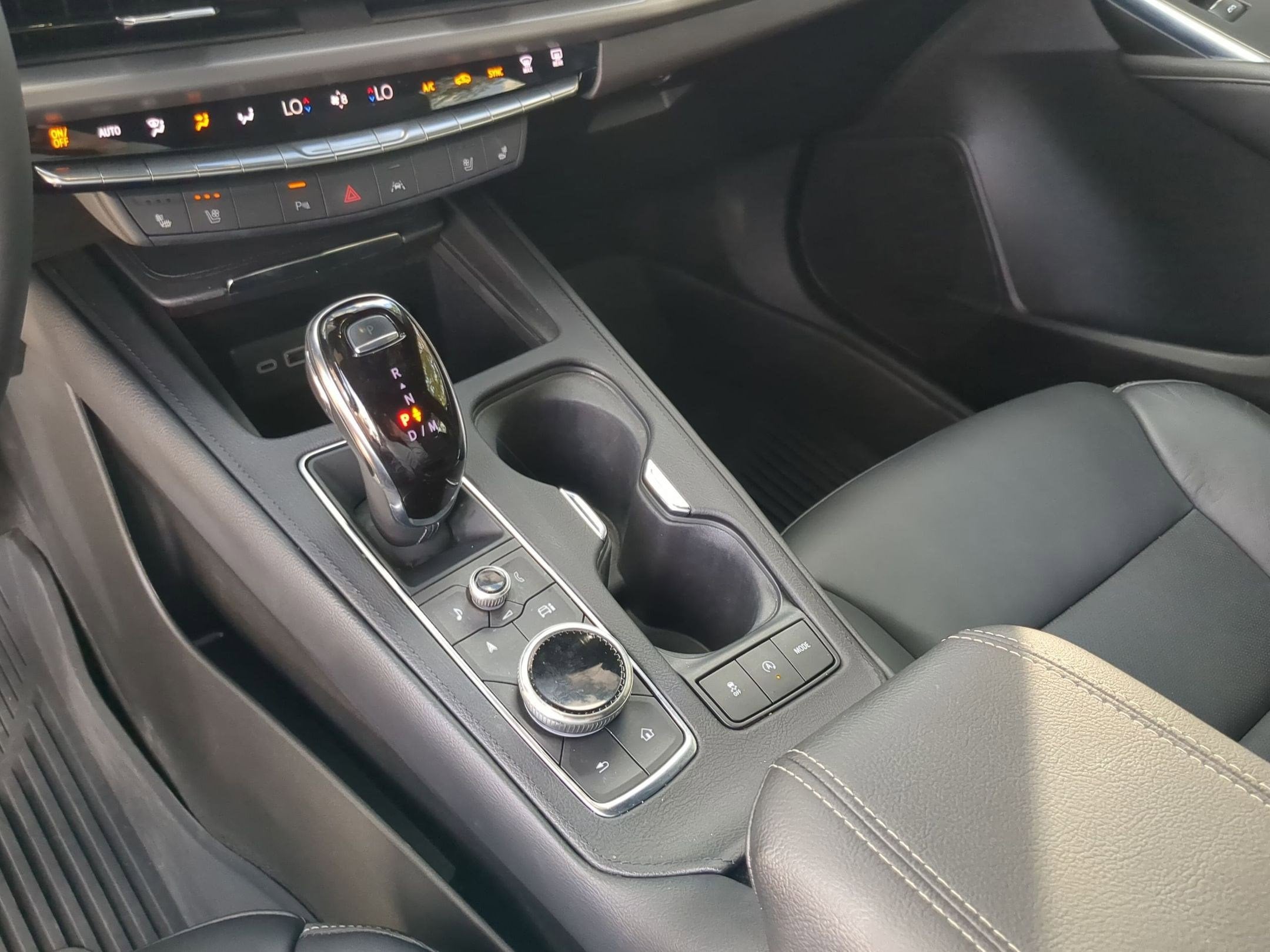 2024 Cadillac XT4 FWD Premium Luxury