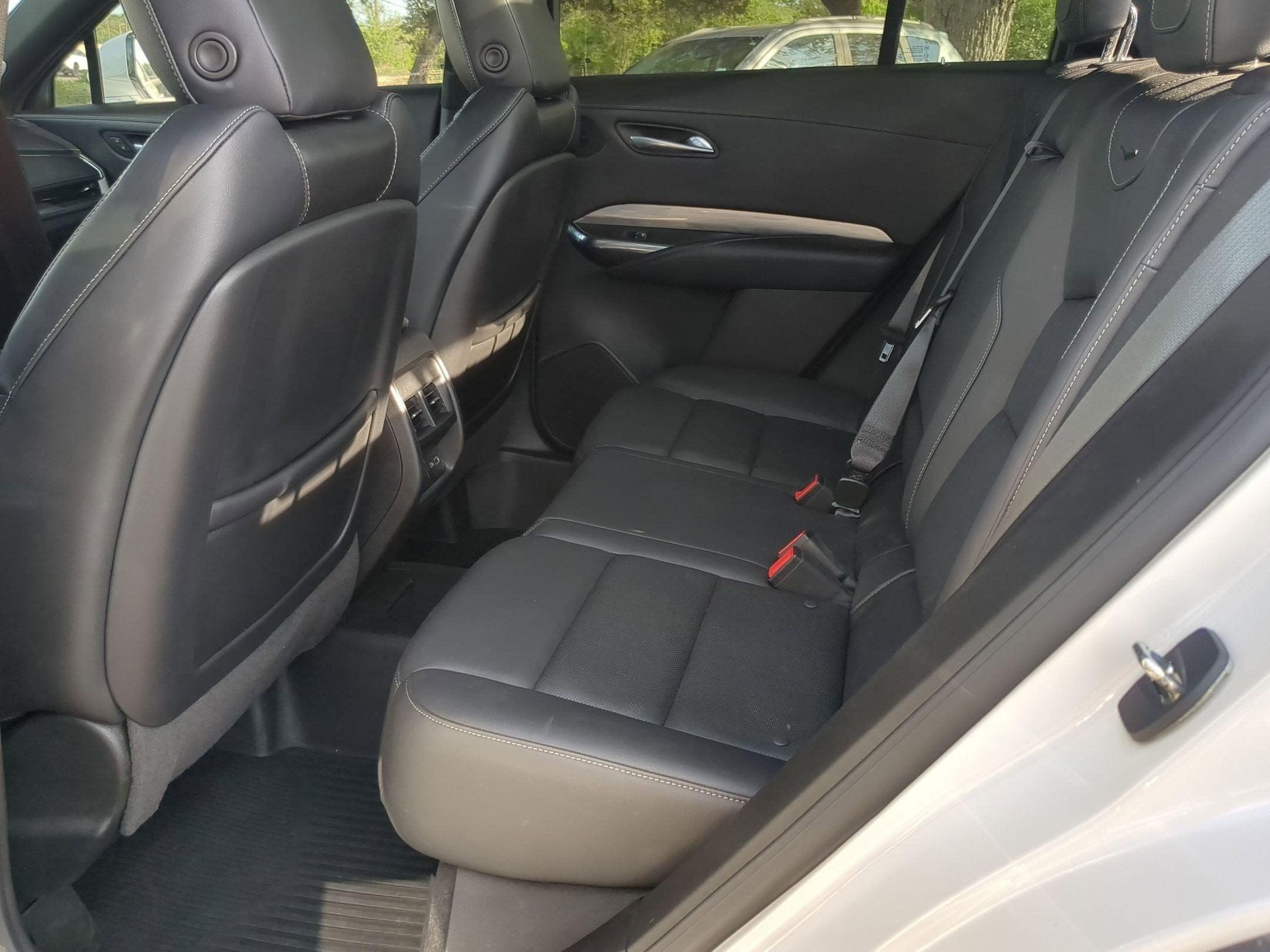 2024 Cadillac XT4 FWD Premium Luxury