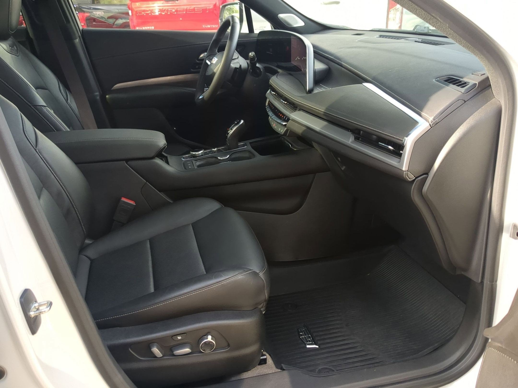 2024 Cadillac XT4 FWD Premium Luxury