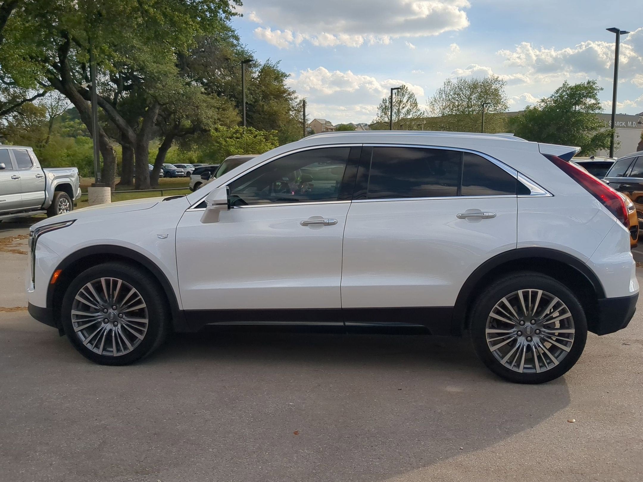 2024 Cadillac XT4 FWD Premium Luxury