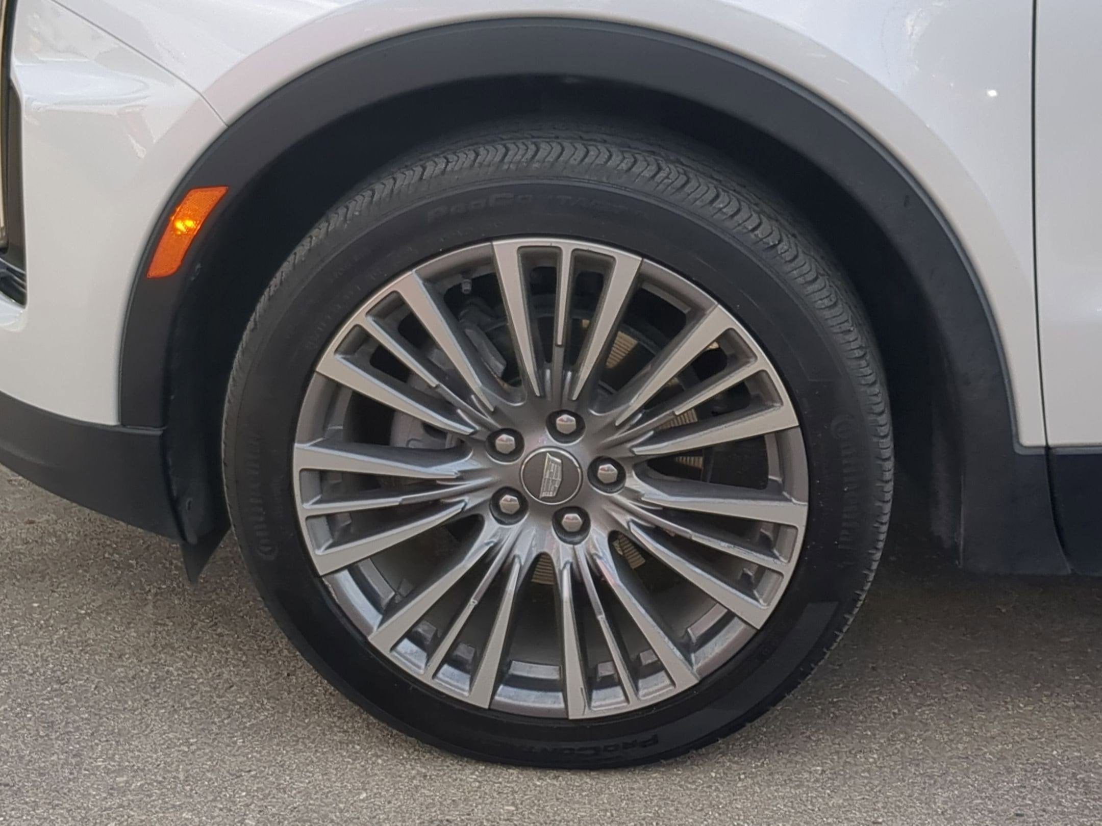 2024 Cadillac XT4 FWD Premium Luxury