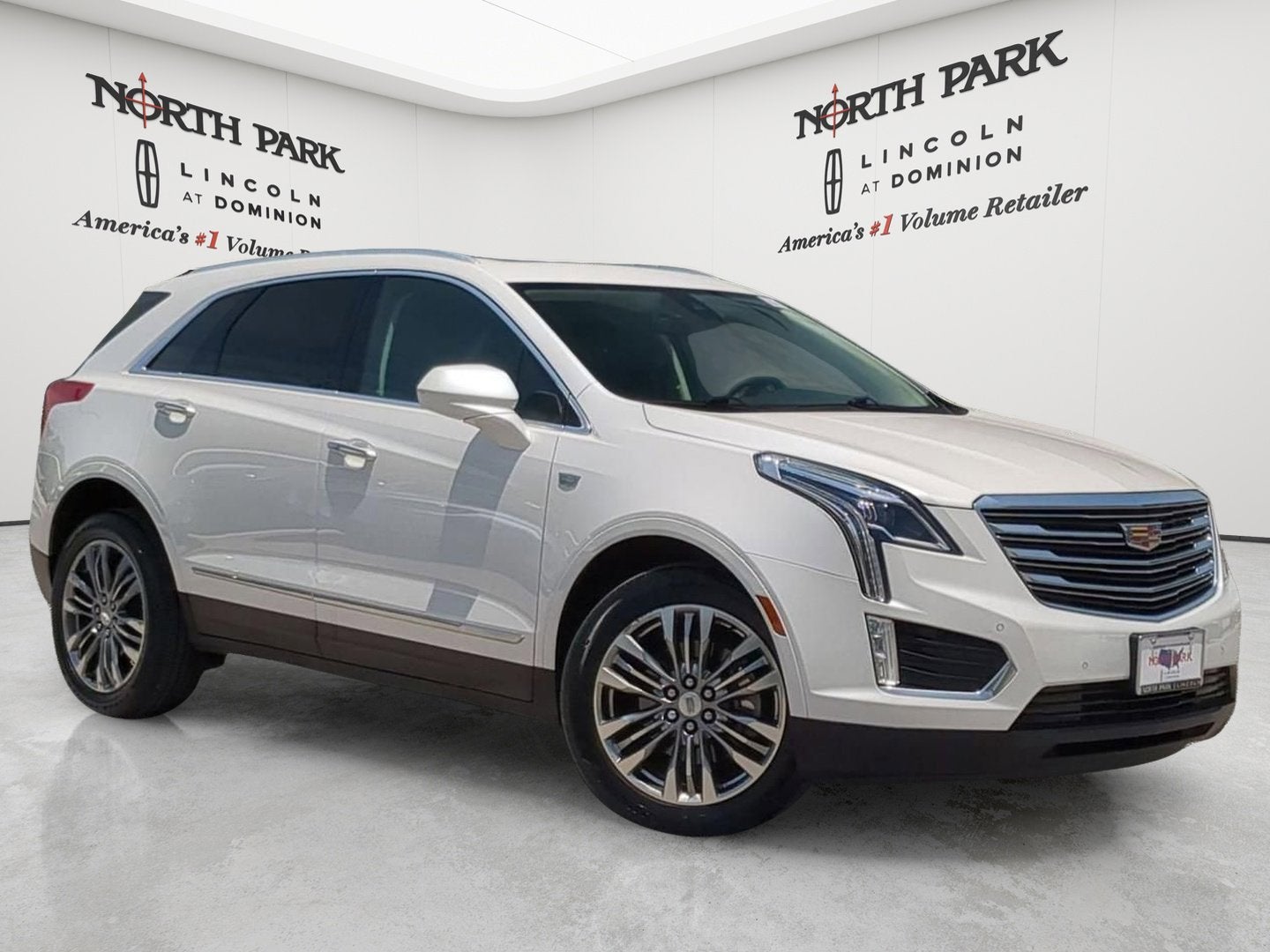 2017 Cadillac XT5 Premium Luxury FWD