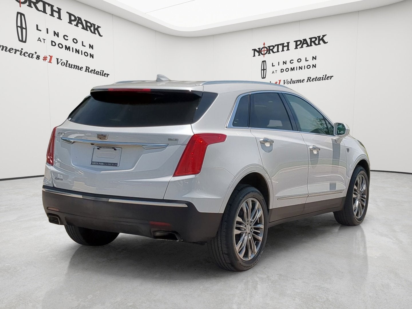 2017 Cadillac XT5 Premium Luxury FWD