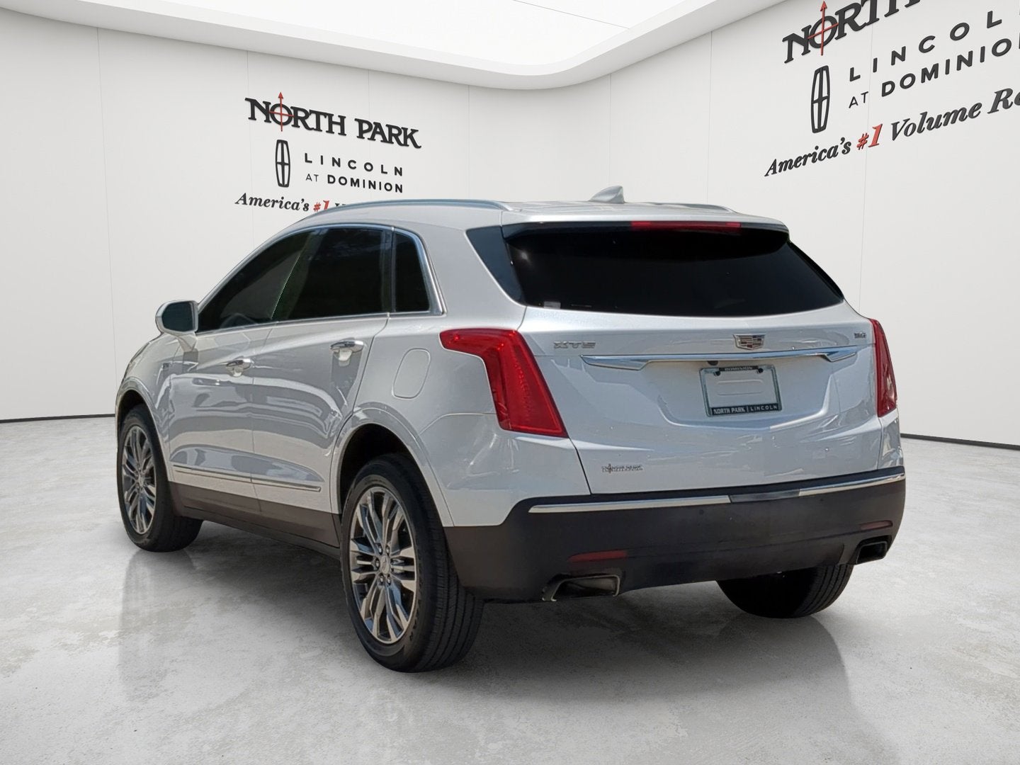 2017 Cadillac XT5 Premium Luxury FWD