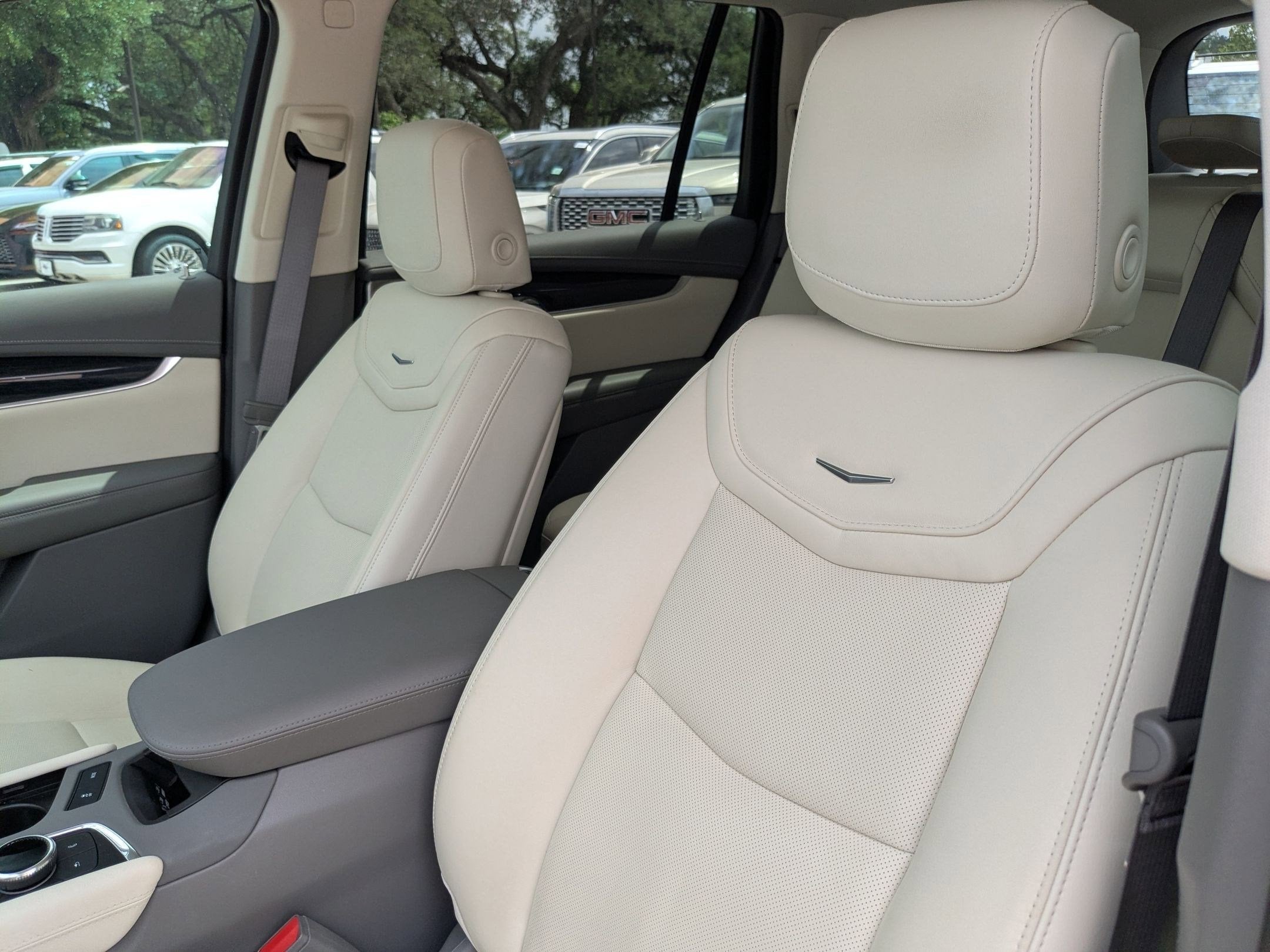 2024 Cadillac XT6 FWD Premium Luxury