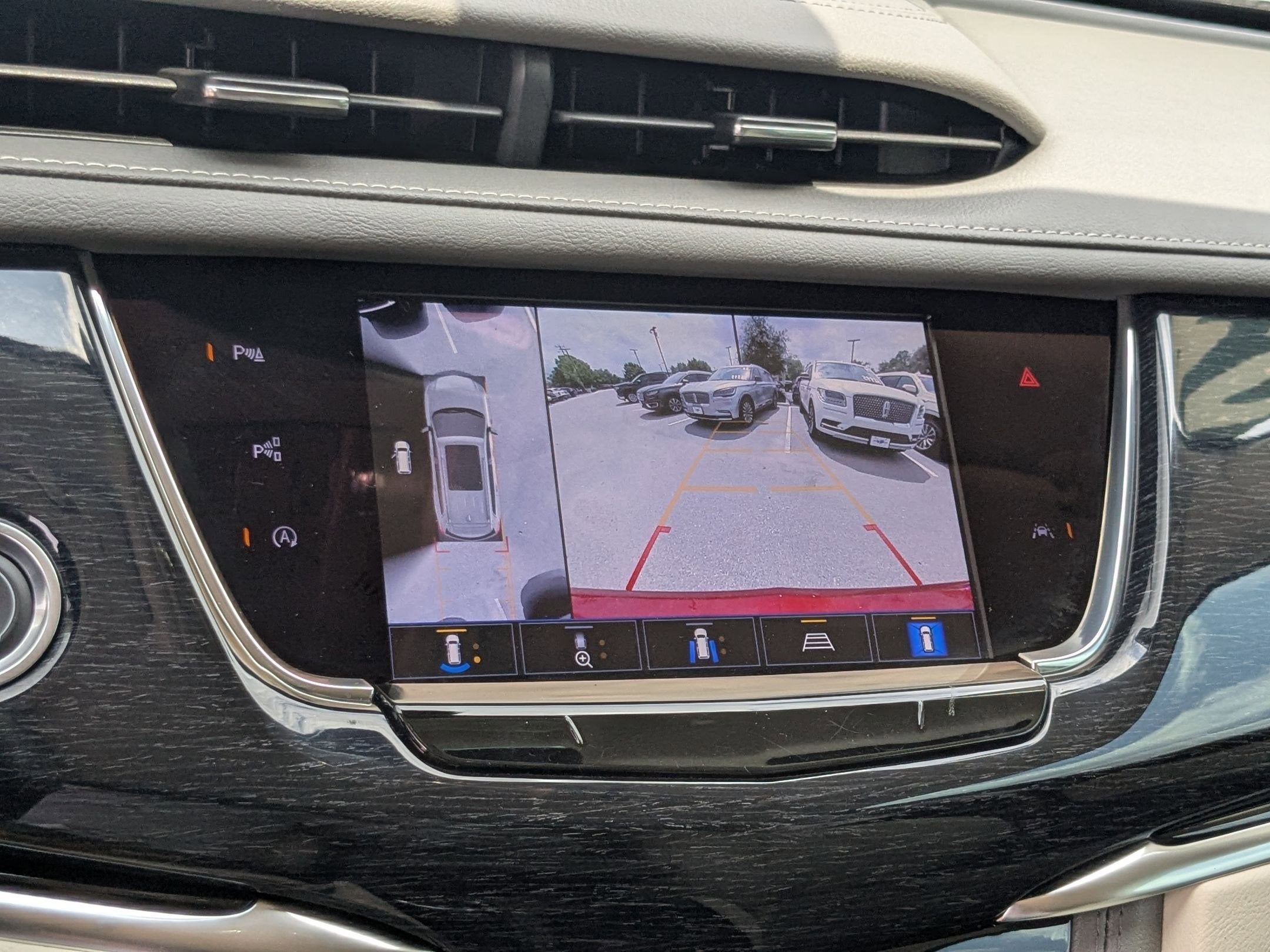 2024 Cadillac XT6 FWD Premium Luxury