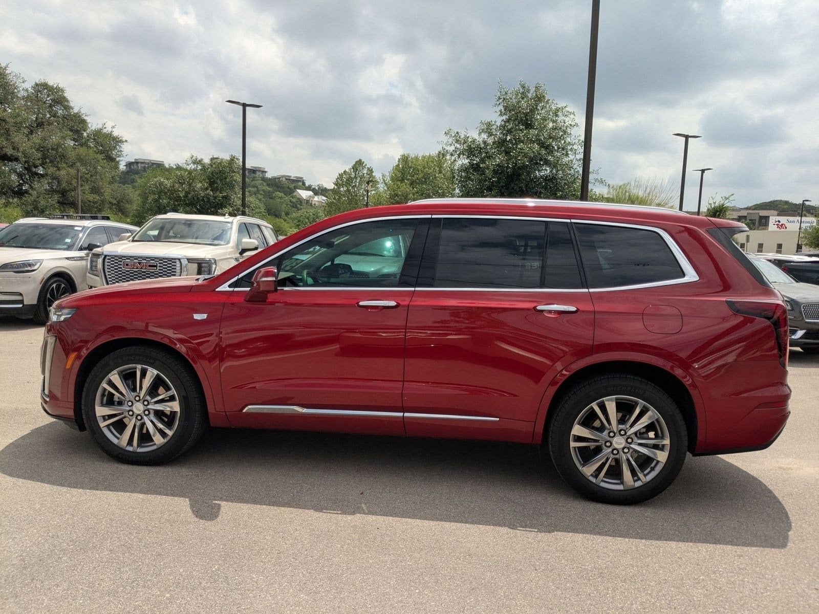 2024 Cadillac XT6 FWD Premium Luxury
