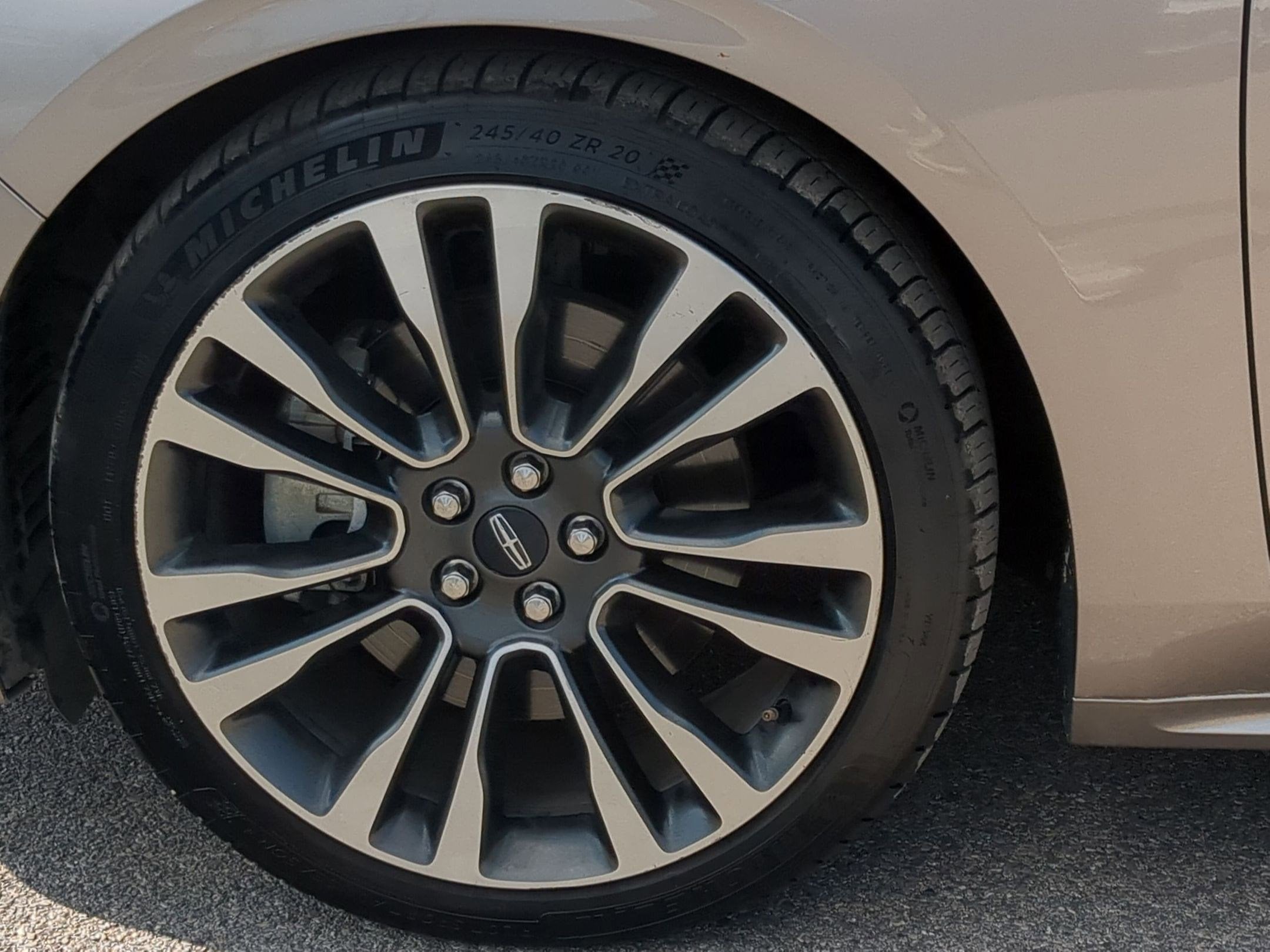 2019 Lincoln Continental Reserve