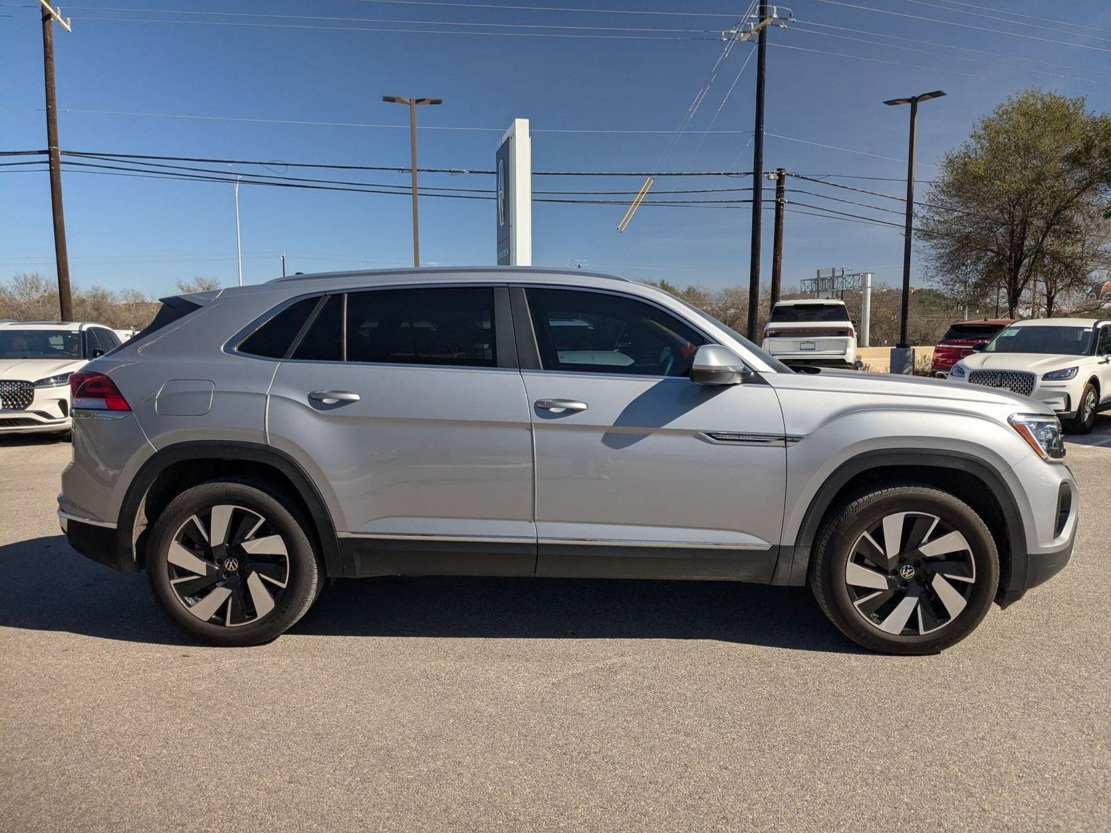 2024 Volkswagen Atlas Cross Sport 2.0T SEL