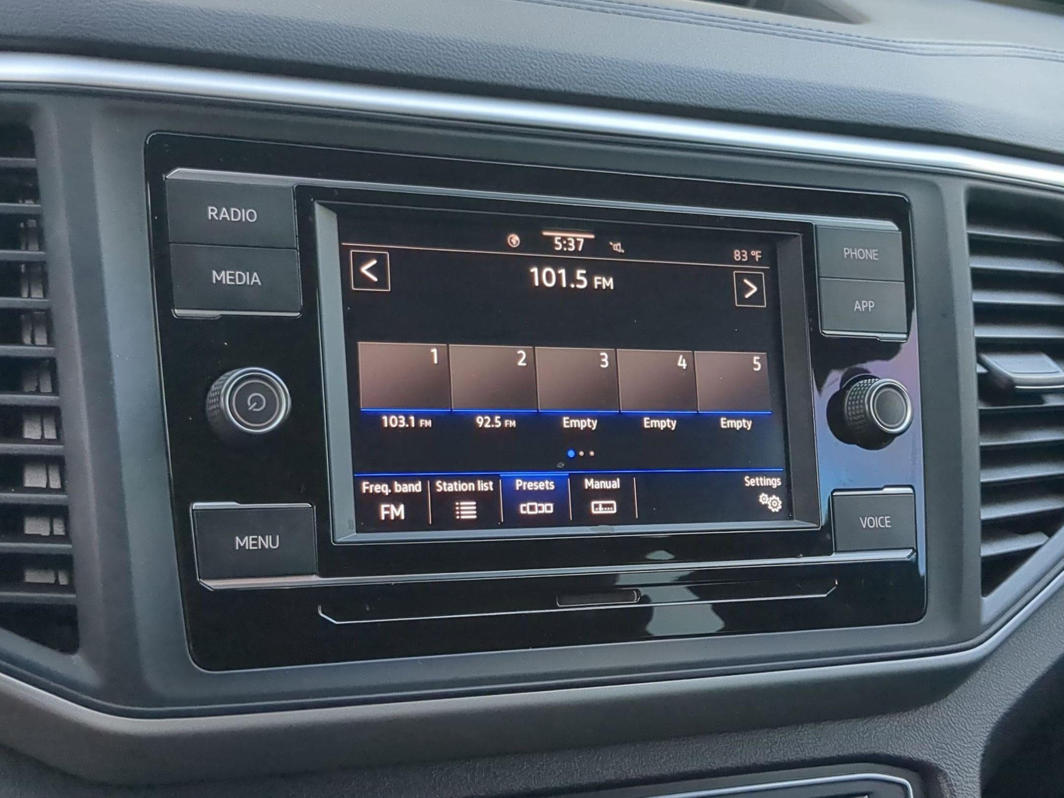 2023 Volkswagen Atlas Cross Sport 2.0T SE