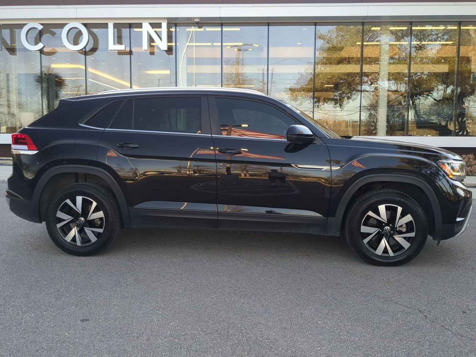2023 Volkswagen Atlas Cross Sport 2.0T SE