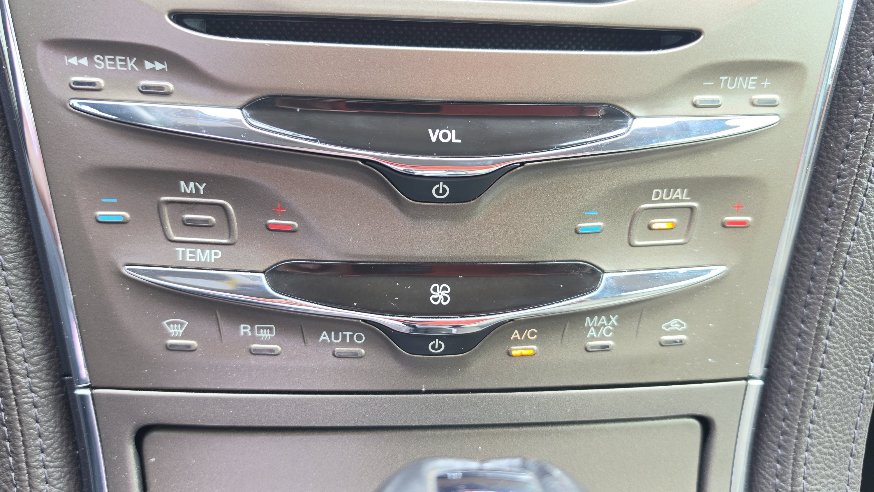 2015 Lincoln MKX Base