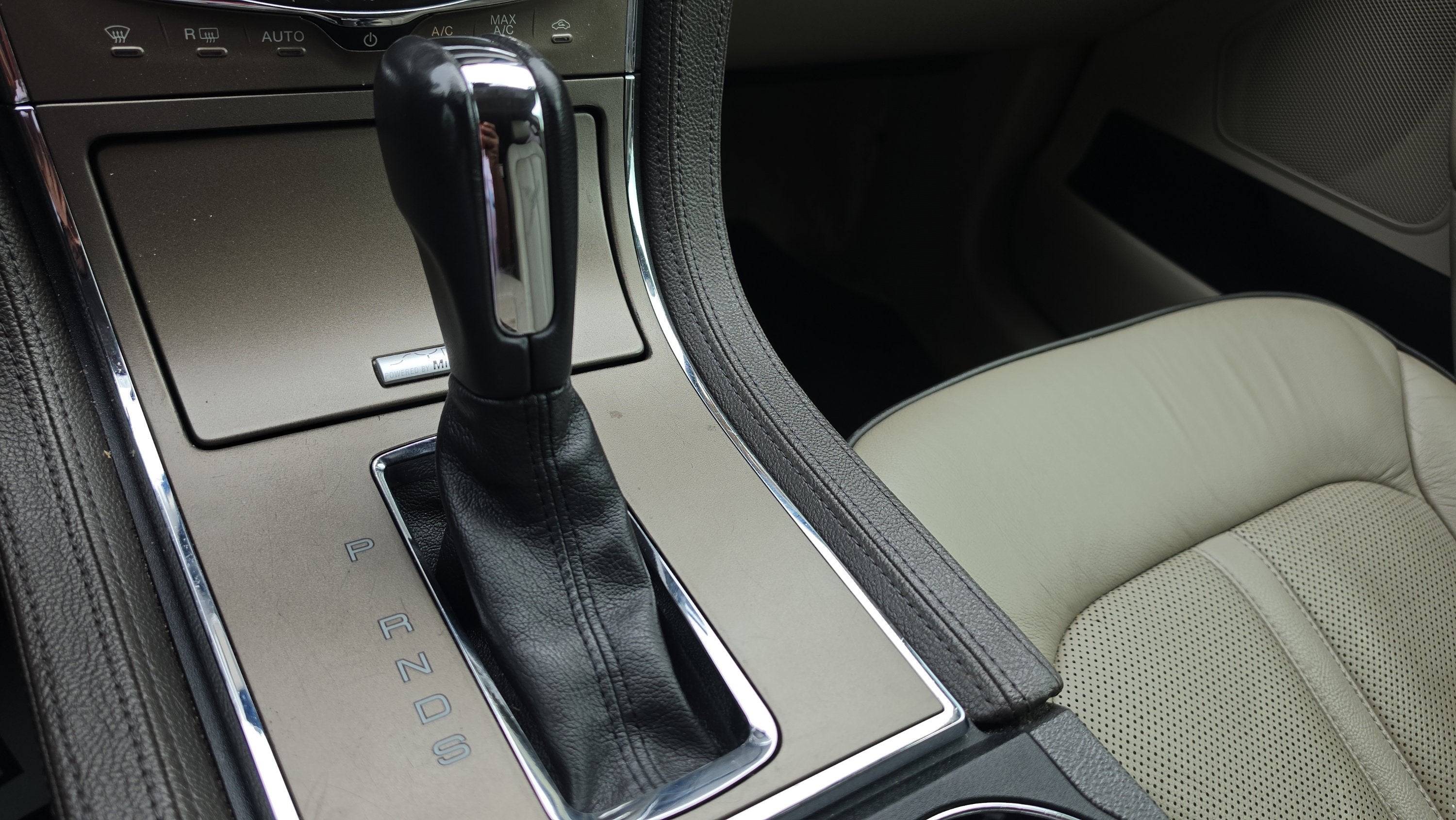 2015 Lincoln MKX Base