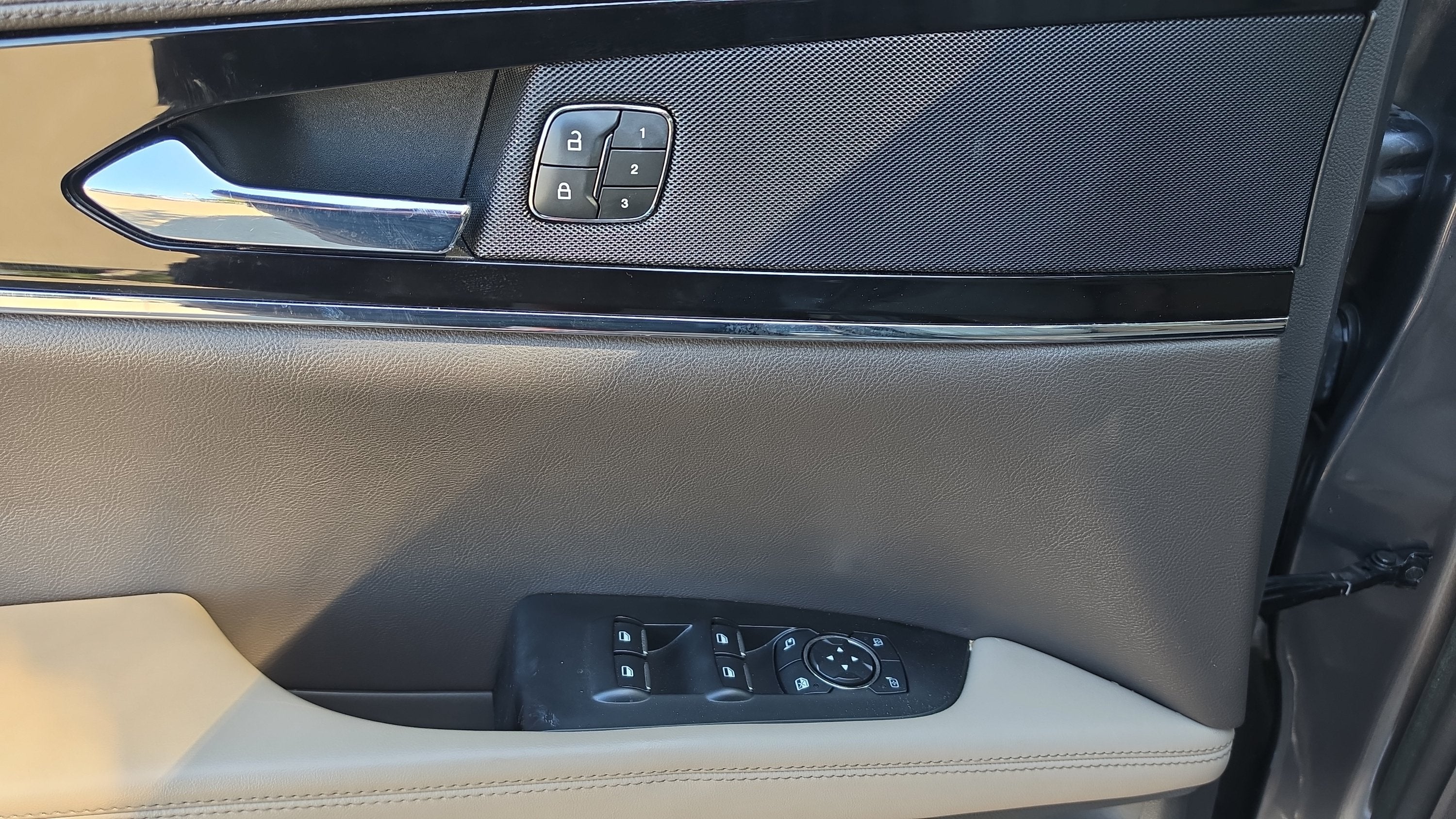 2022 Lincoln Nautilus Standard