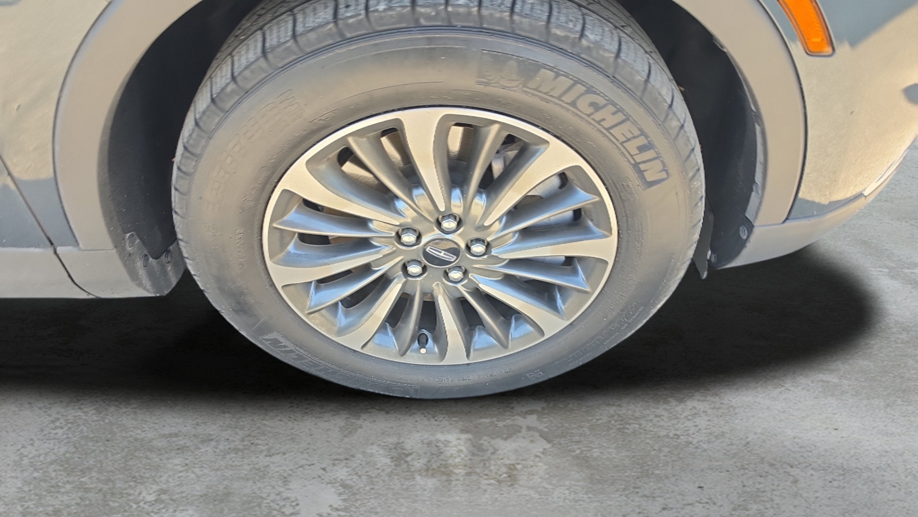 2022 Lincoln Nautilus Standard