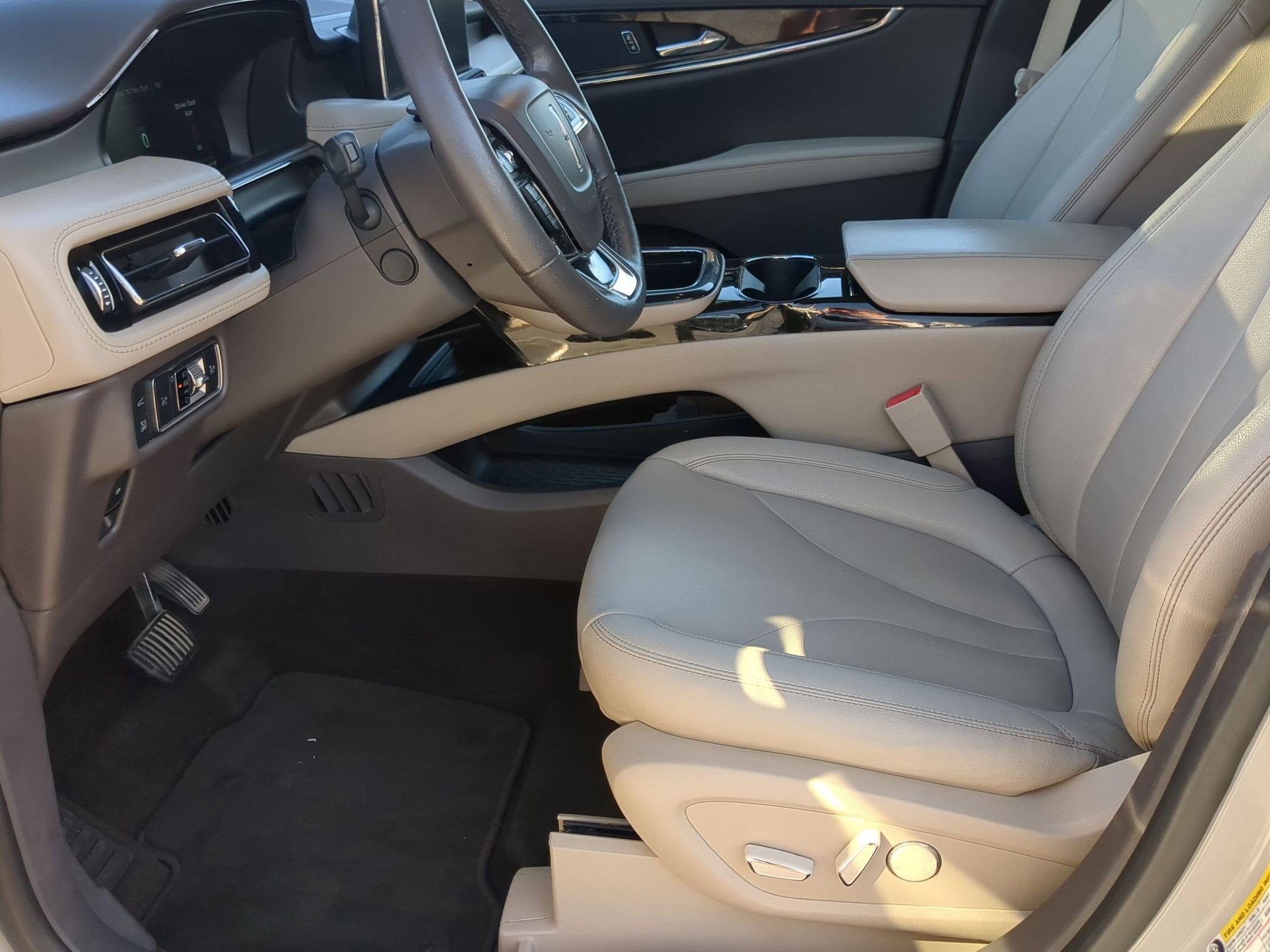 2022 Lincoln Nautilus Standard