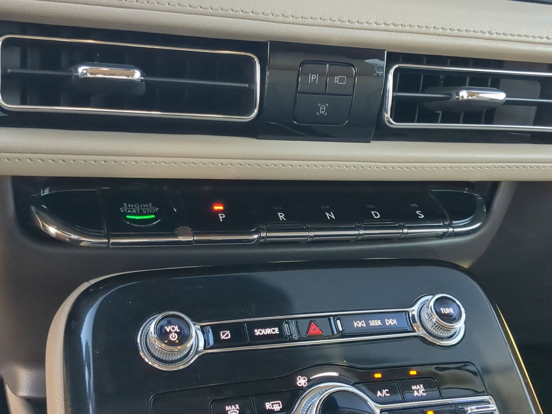 2022 Lincoln Nautilus Standard