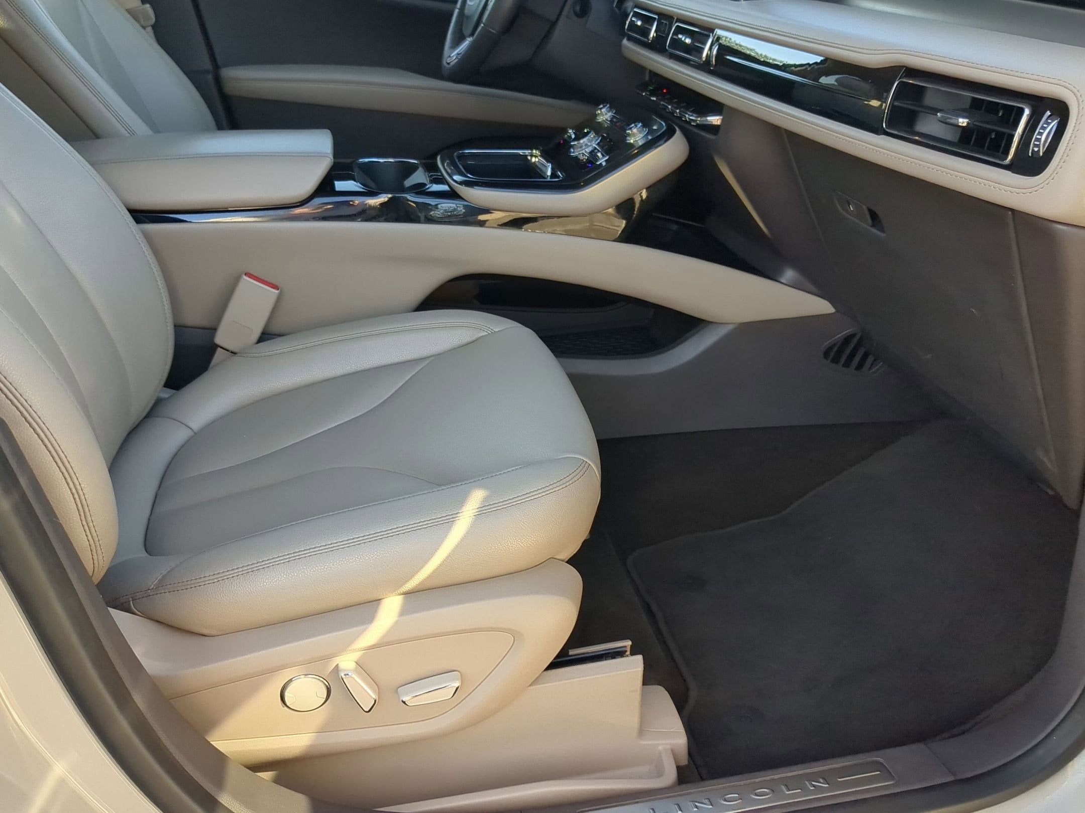 2022 Lincoln Nautilus Standard