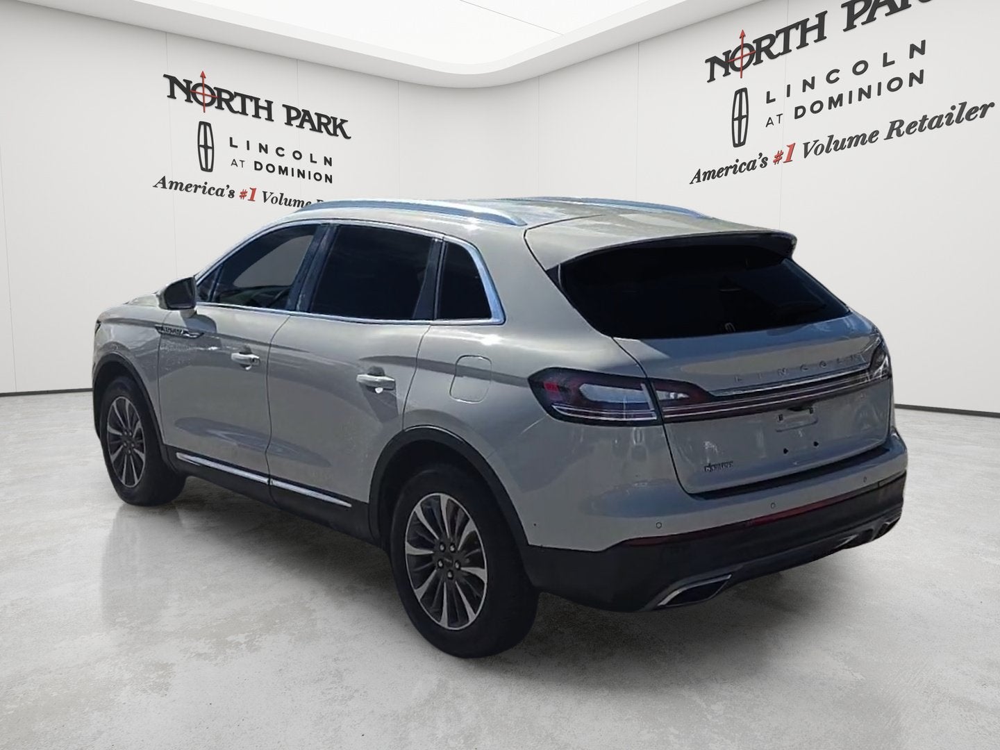 2023 Lincoln Nautilus Standard