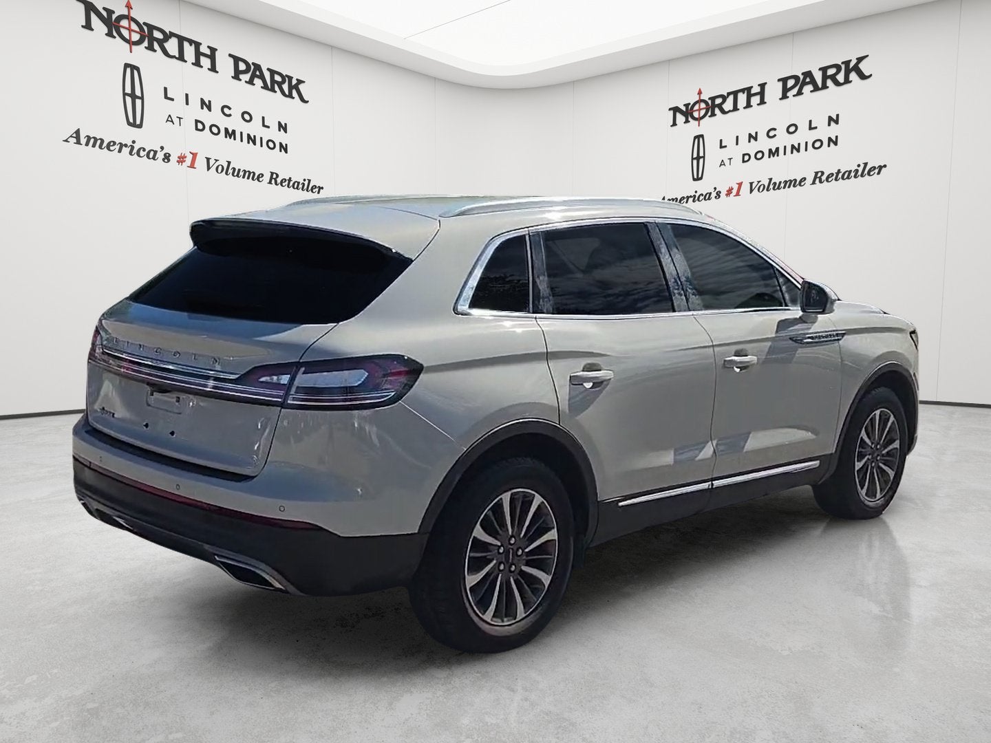 2023 Lincoln Nautilus Standard