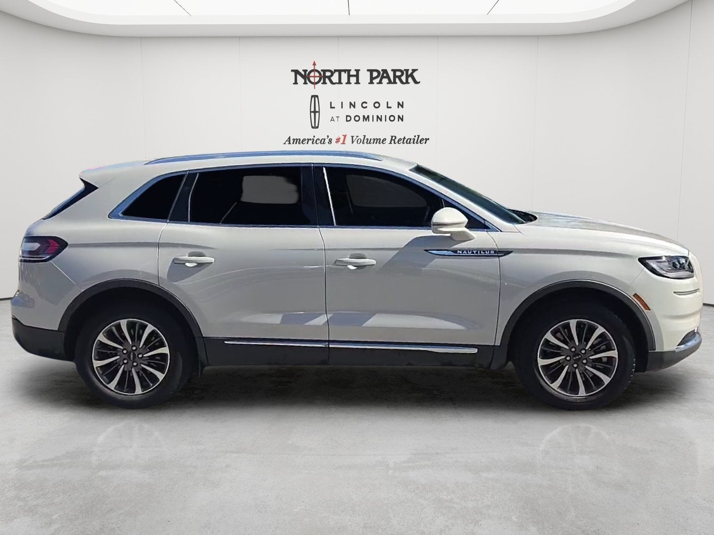 2023 Lincoln Nautilus Standard
