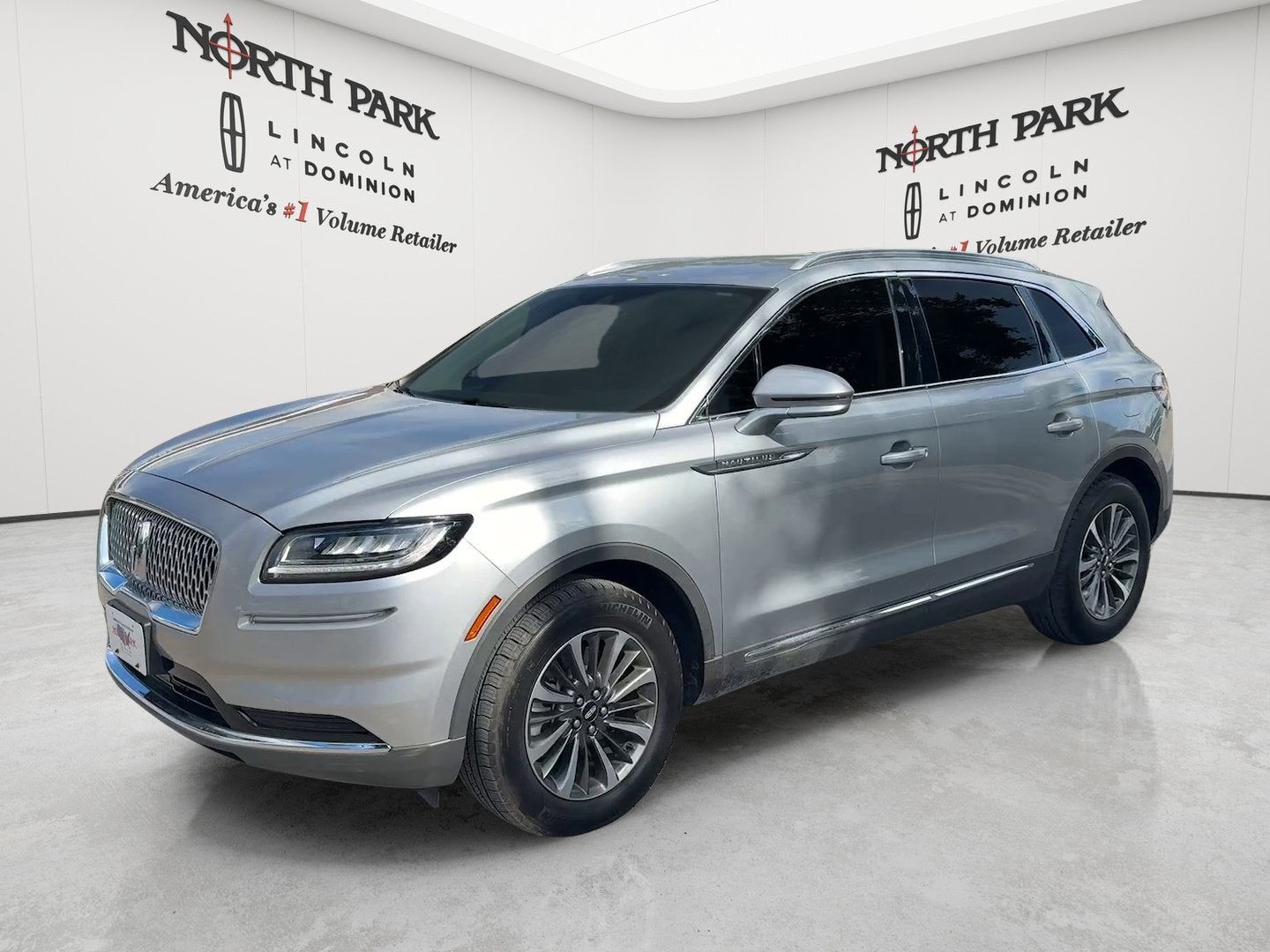 2023 Lincoln Nautilus Standard
