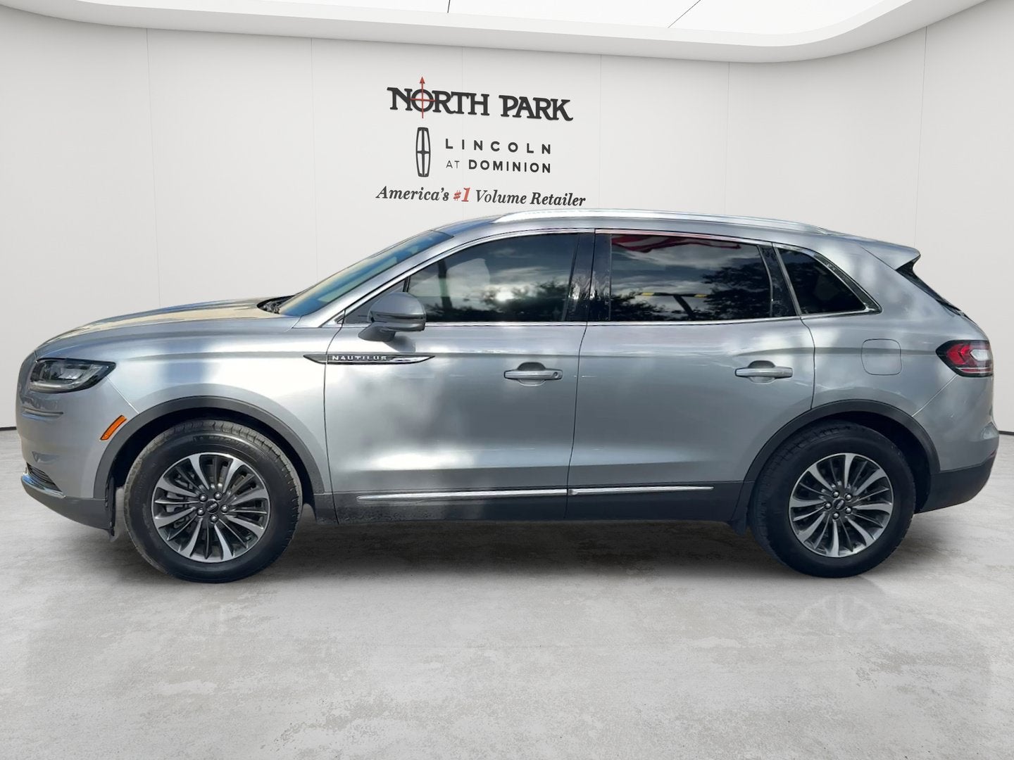2023 Lincoln Nautilus Standard