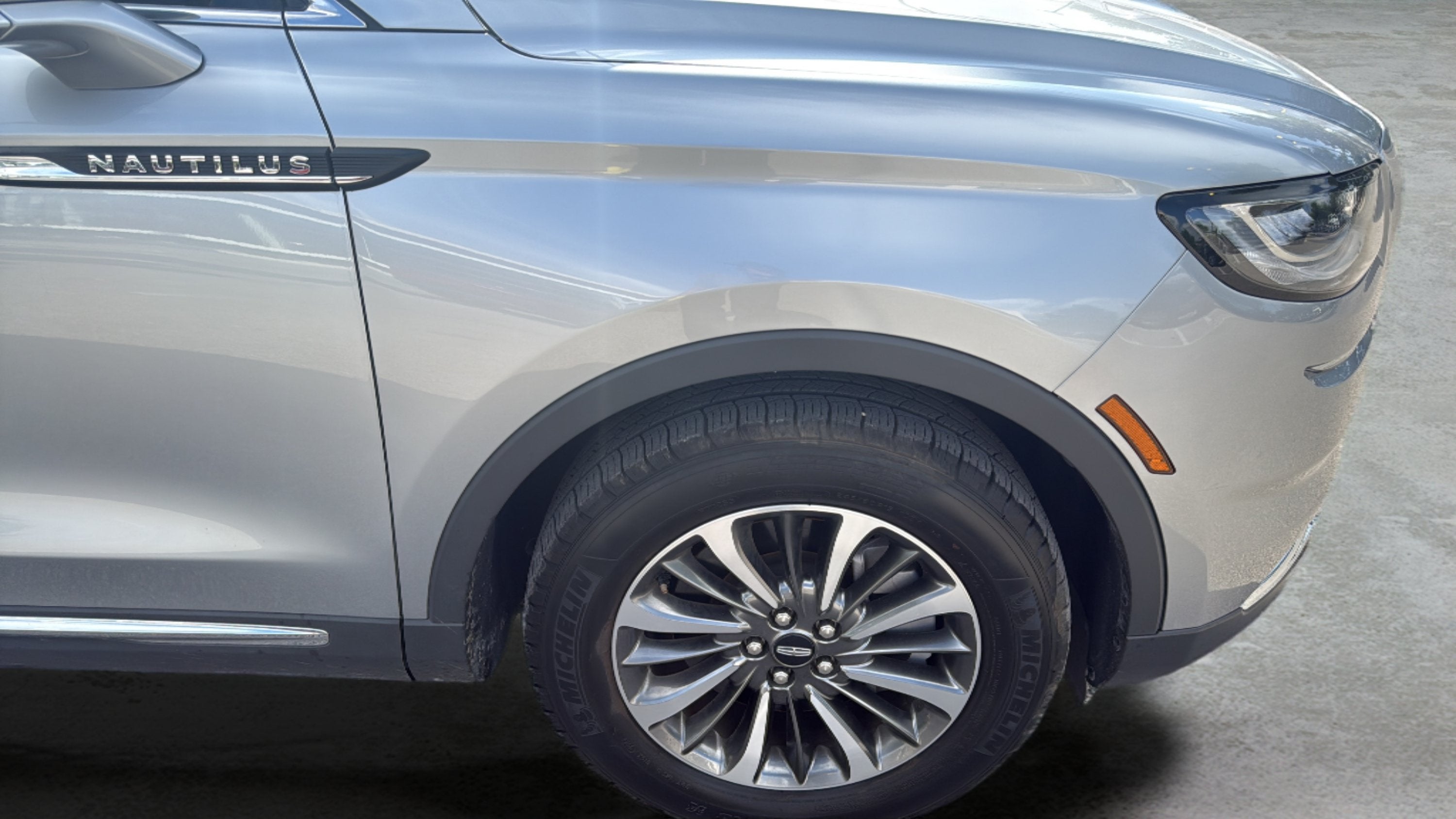 2023 Lincoln Nautilus Standard