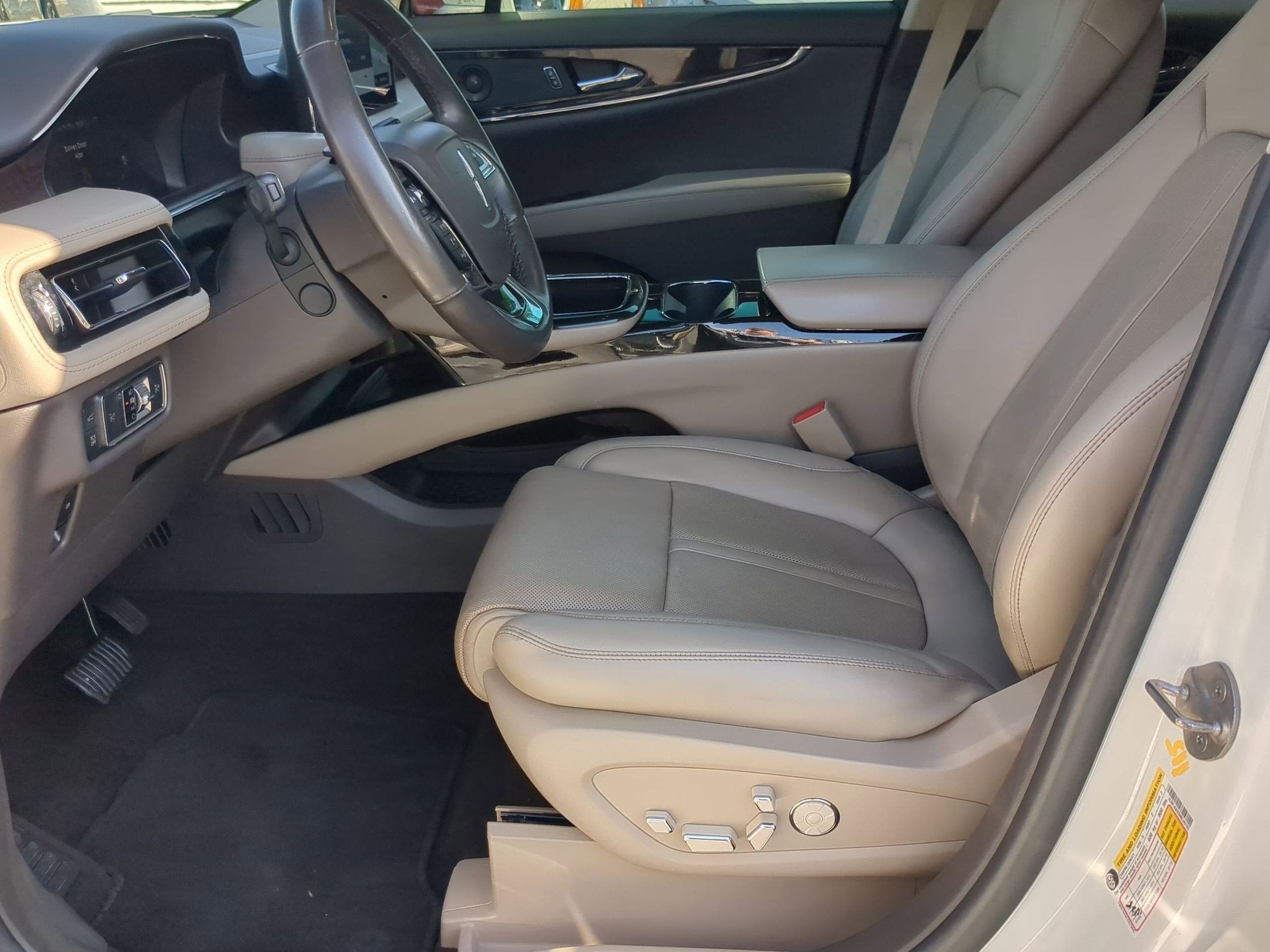 2021 Lincoln Nautilus Reserve