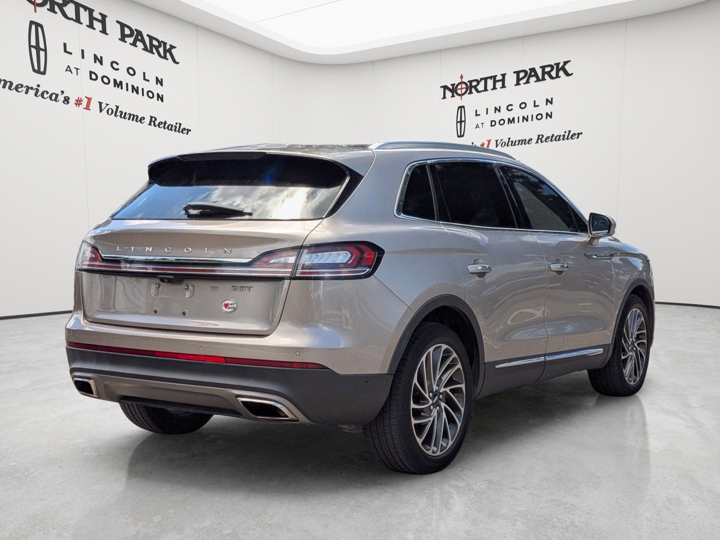 2020 Lincoln Nautilus Reserve