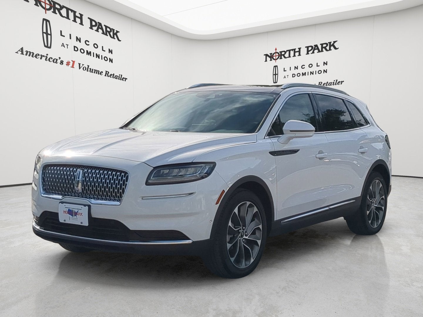 2022 Lincoln Nautilus Reserve FWD's photo