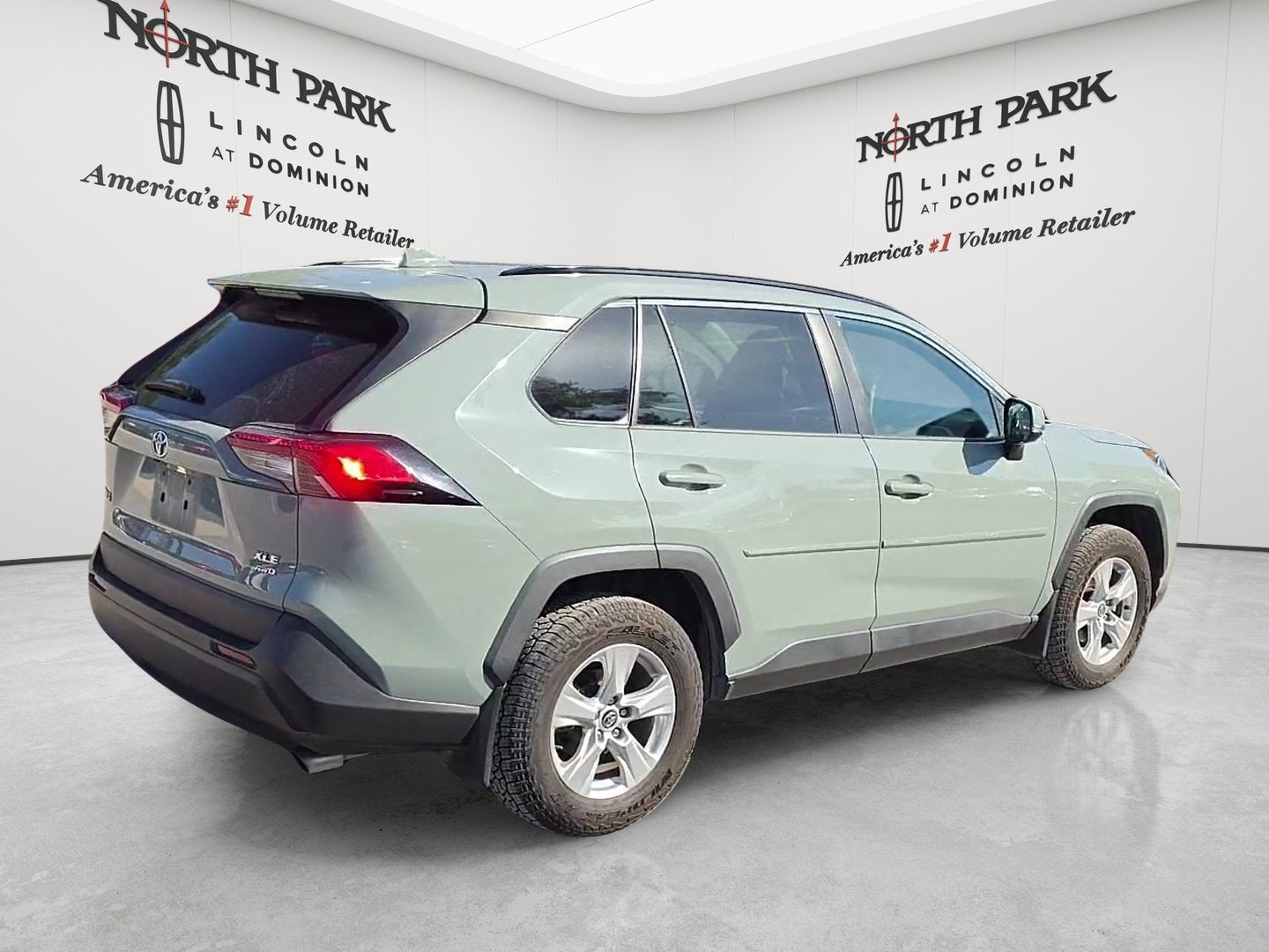 2020 Toyota RAV4 XLE