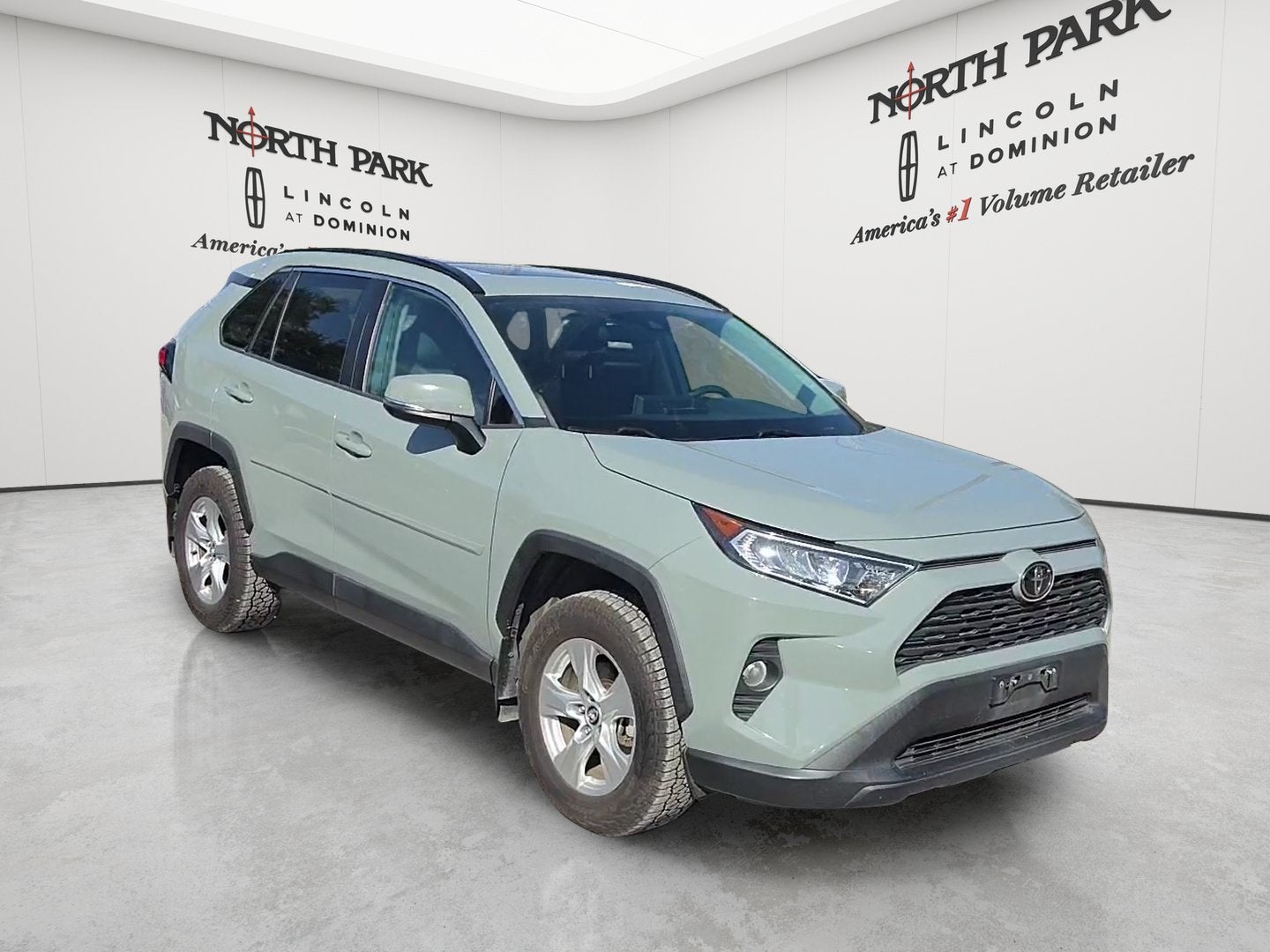 2020 Toyota RAV4 XLE