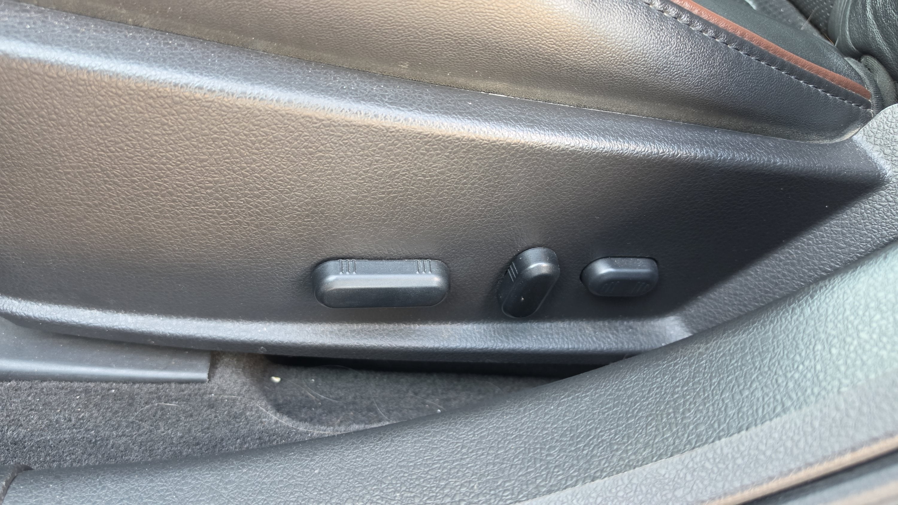 2012 Lincoln MKZ Base