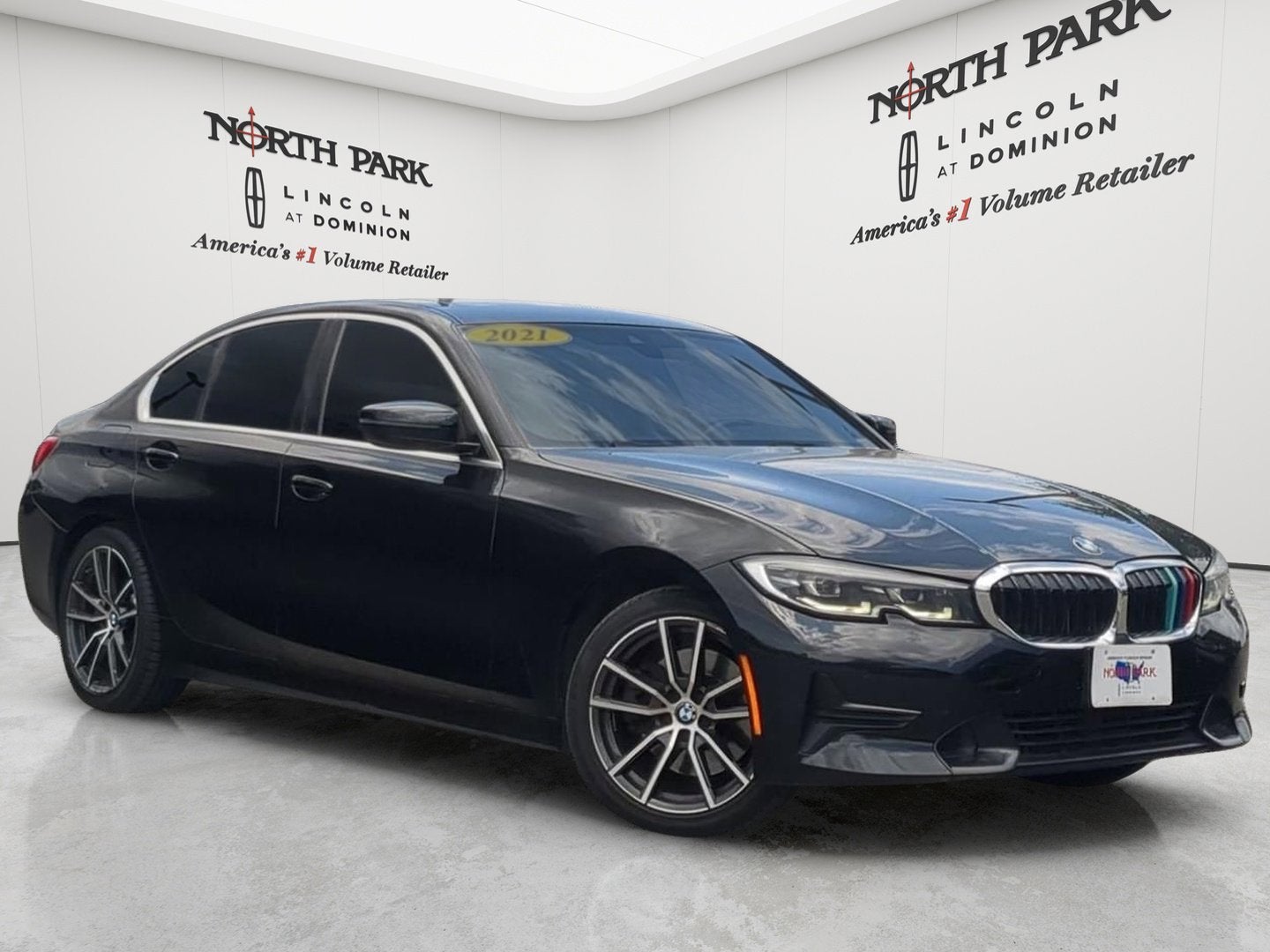 2021 BMW 3 Series 330i Sedan's photo