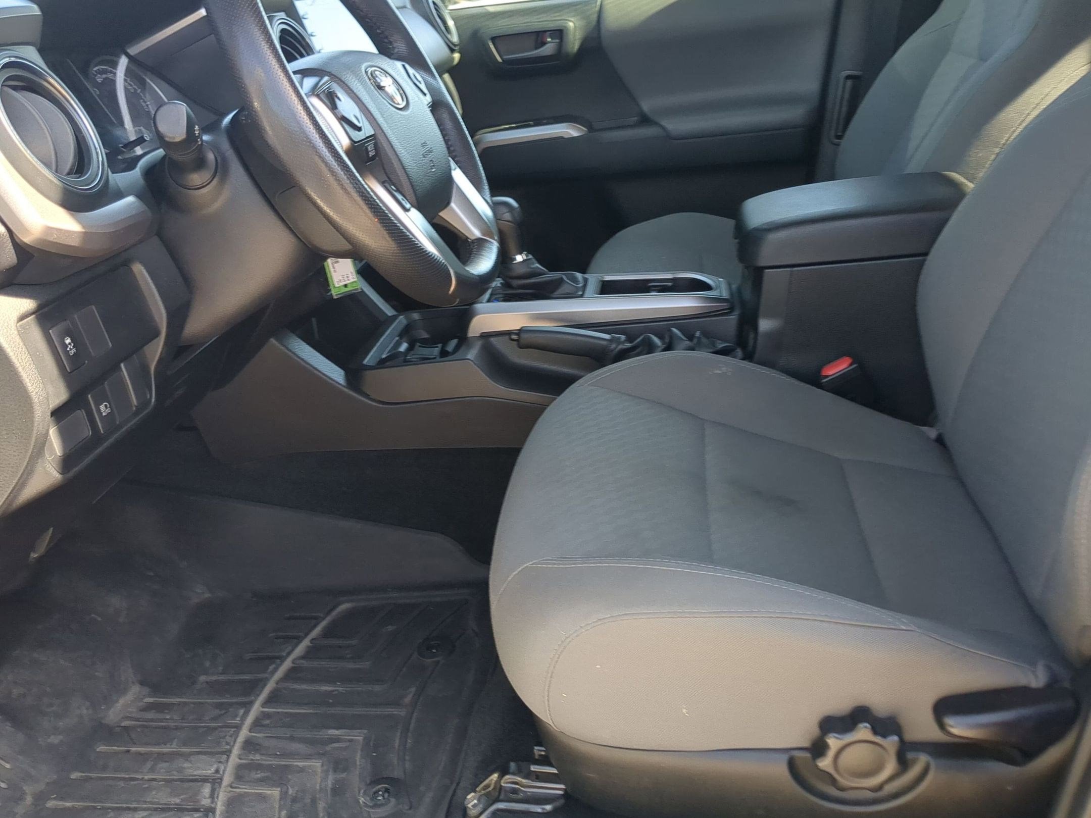 2022 Toyota Tacoma 2WD SR5