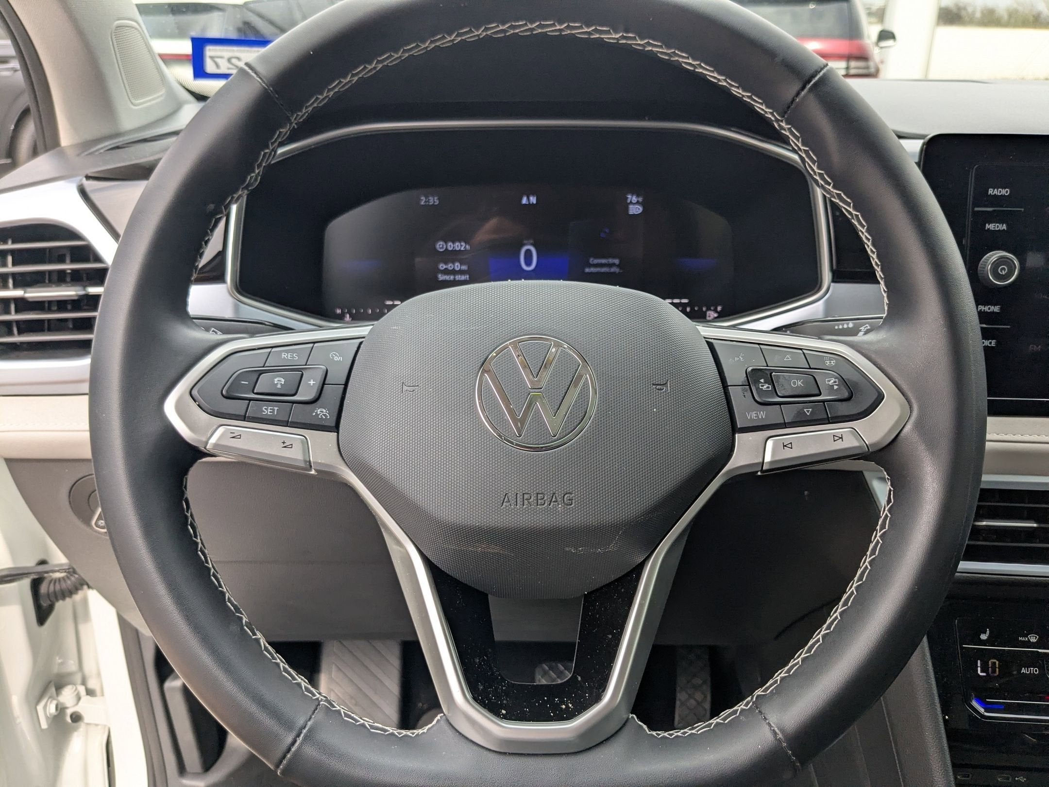2025 Volkswagen Taos SE