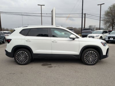 2025 Volkswagen Taos SE